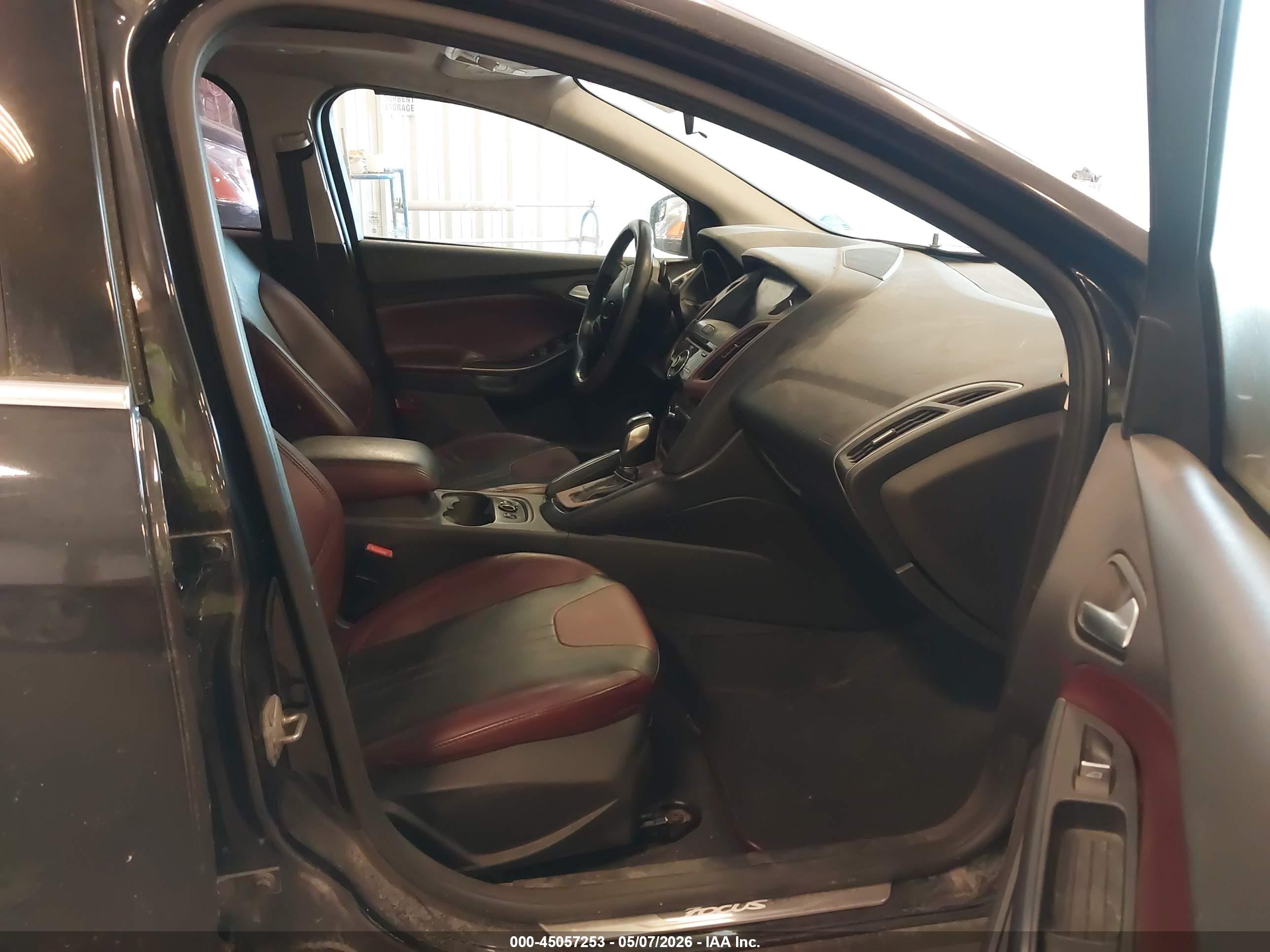FORD FOCUS image 5