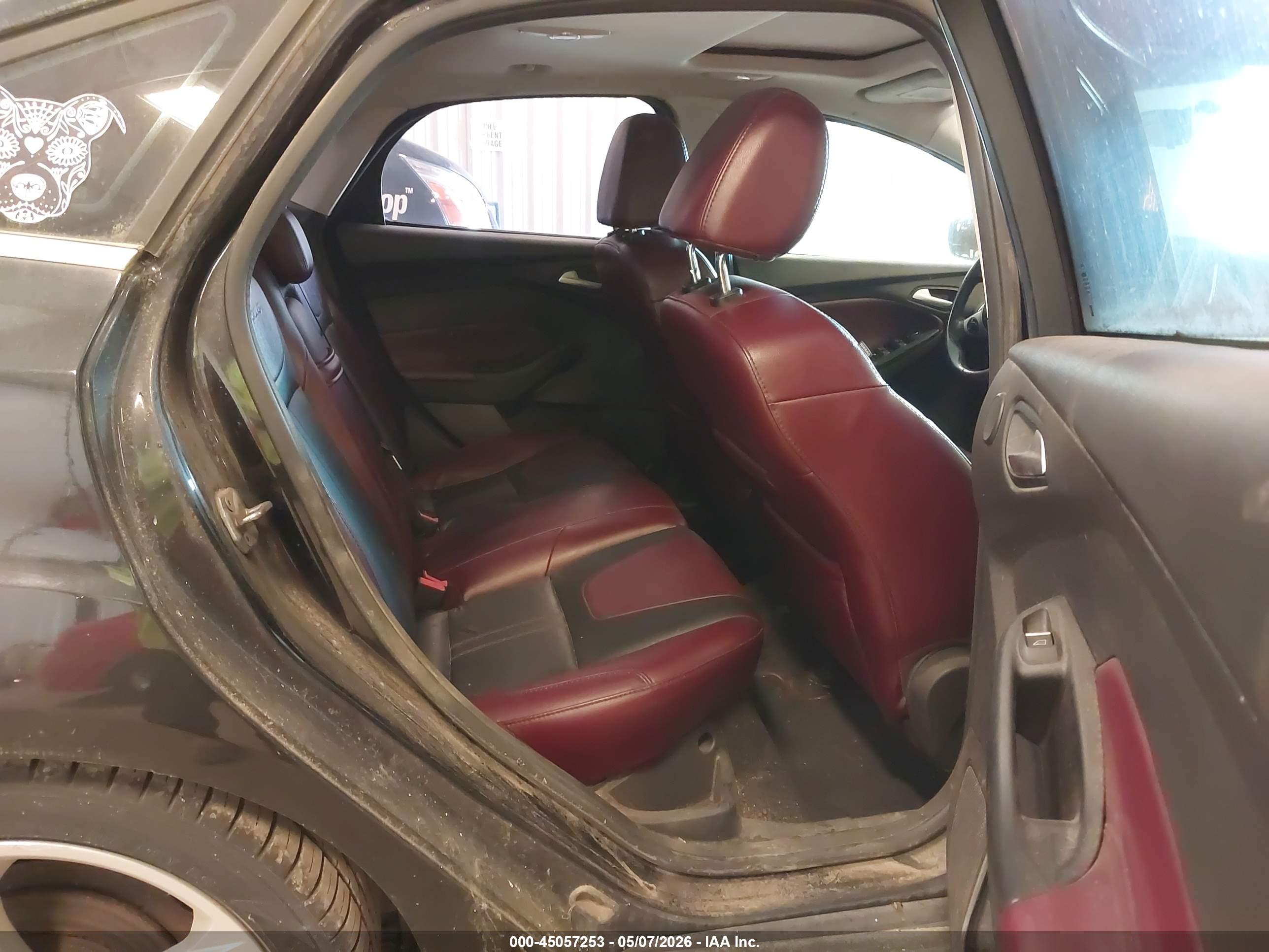 FORD FOCUS image 8