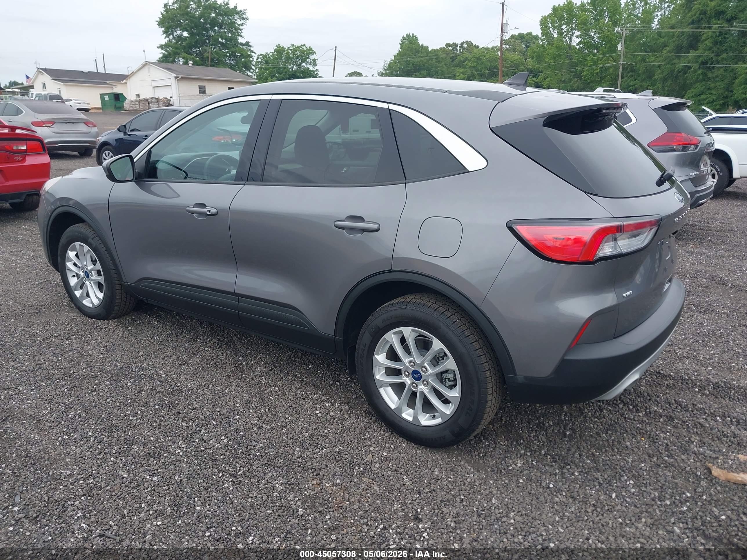 FORD ESCAPE image 3