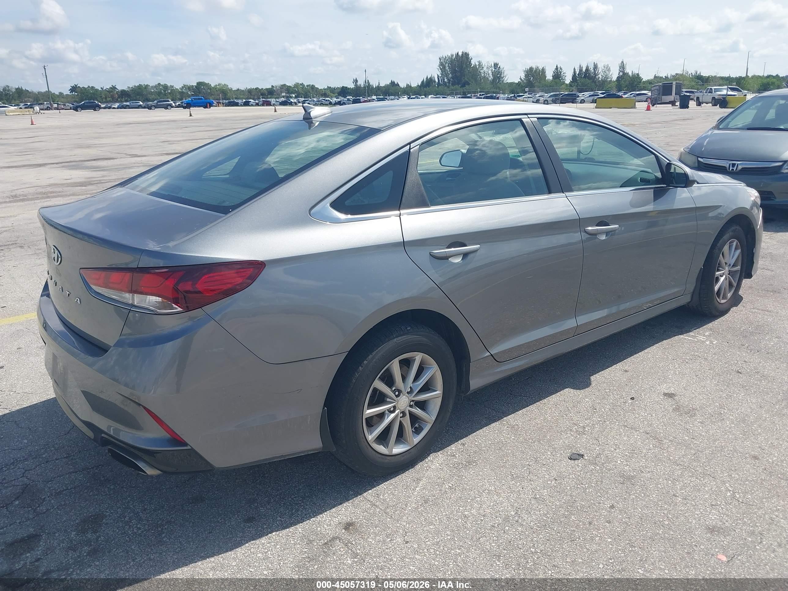 HYUNDAI SONATA image 4