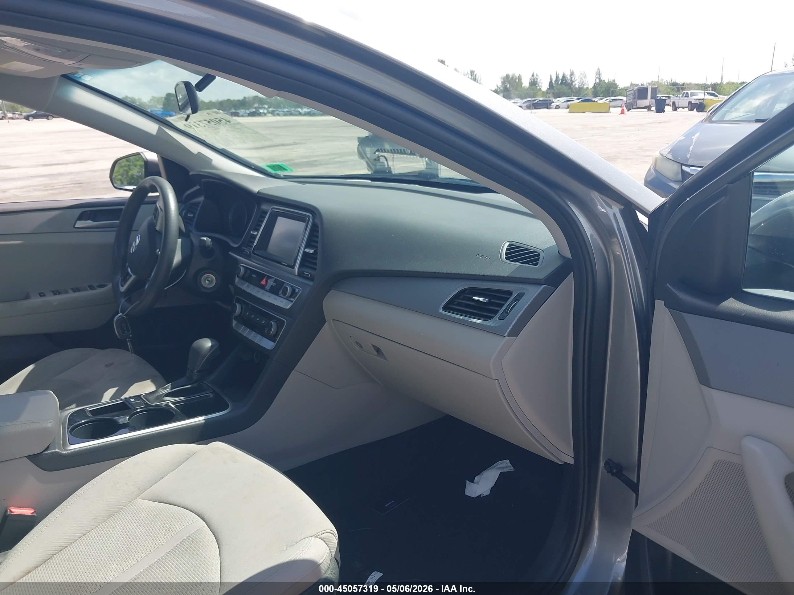 HYUNDAI SONATA image 5