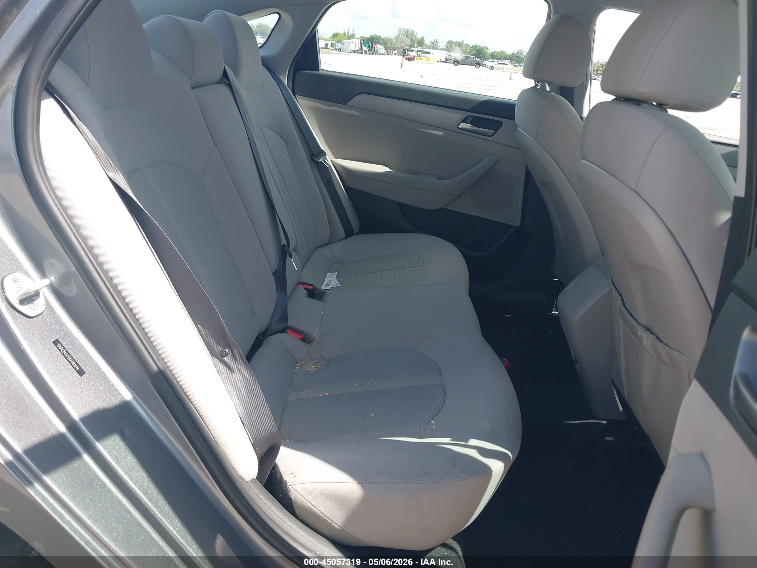 HYUNDAI SONATA image 8