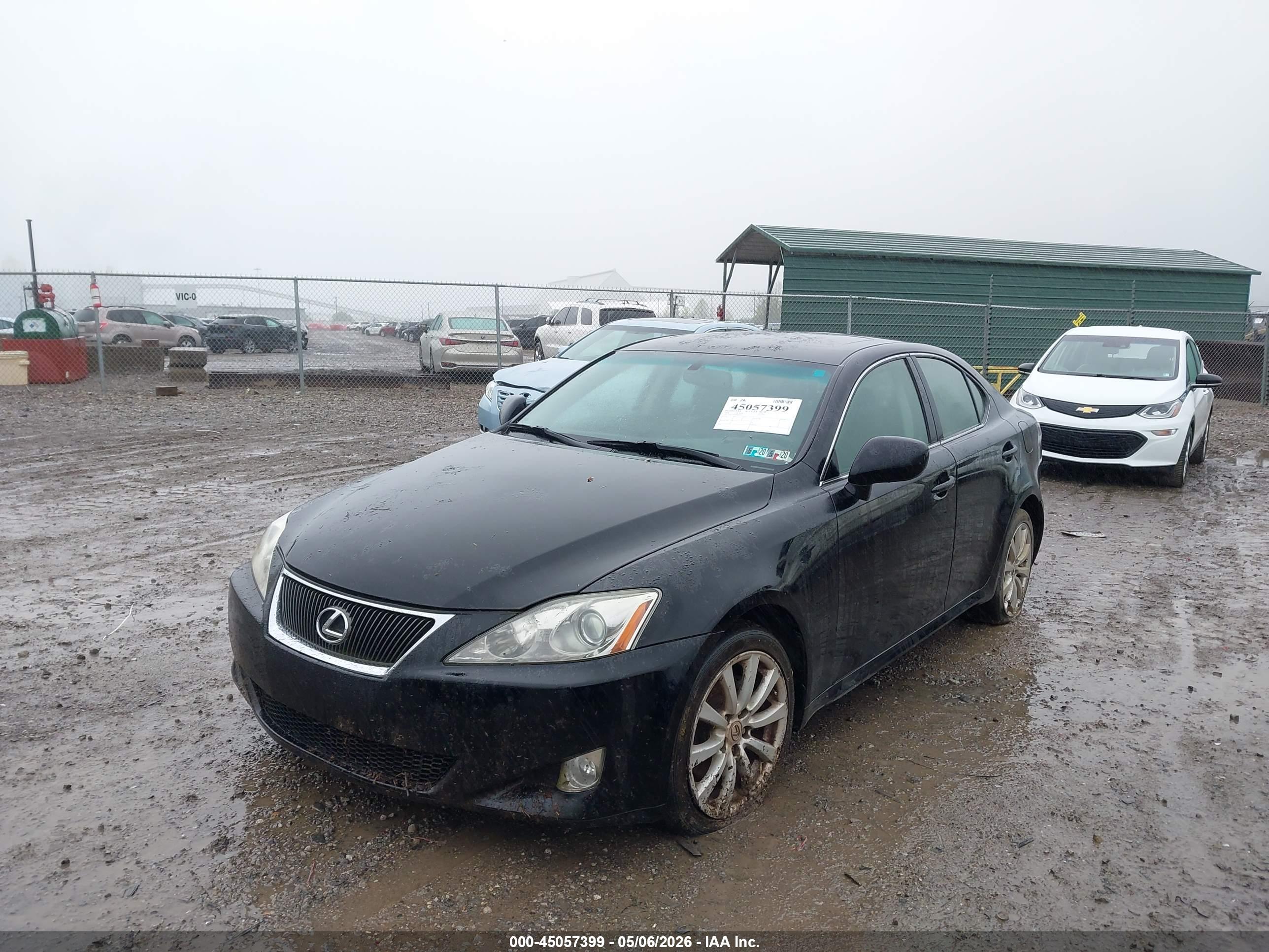 LEXUS IS image 2