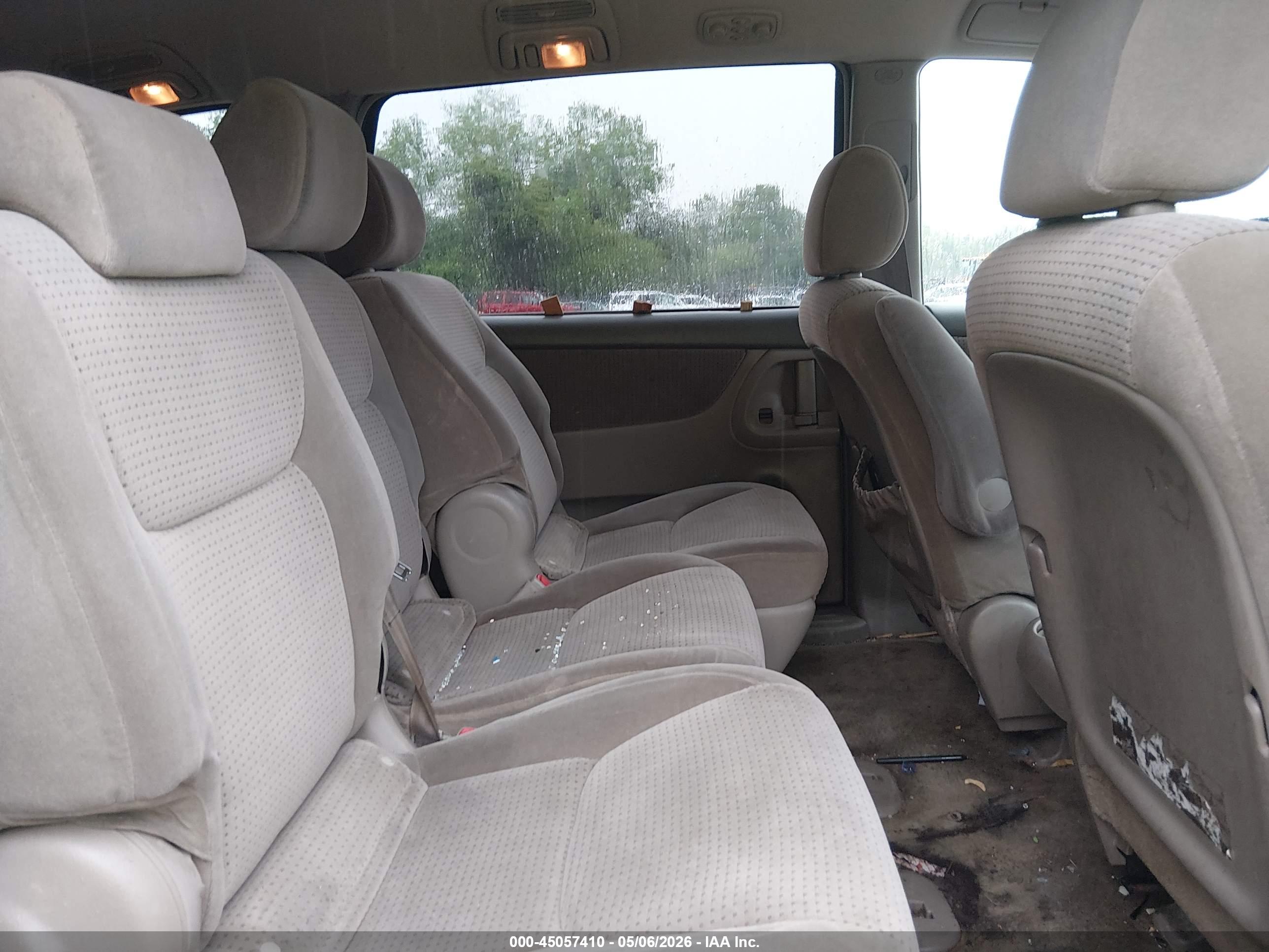 TOYOTA SIENNA image 8