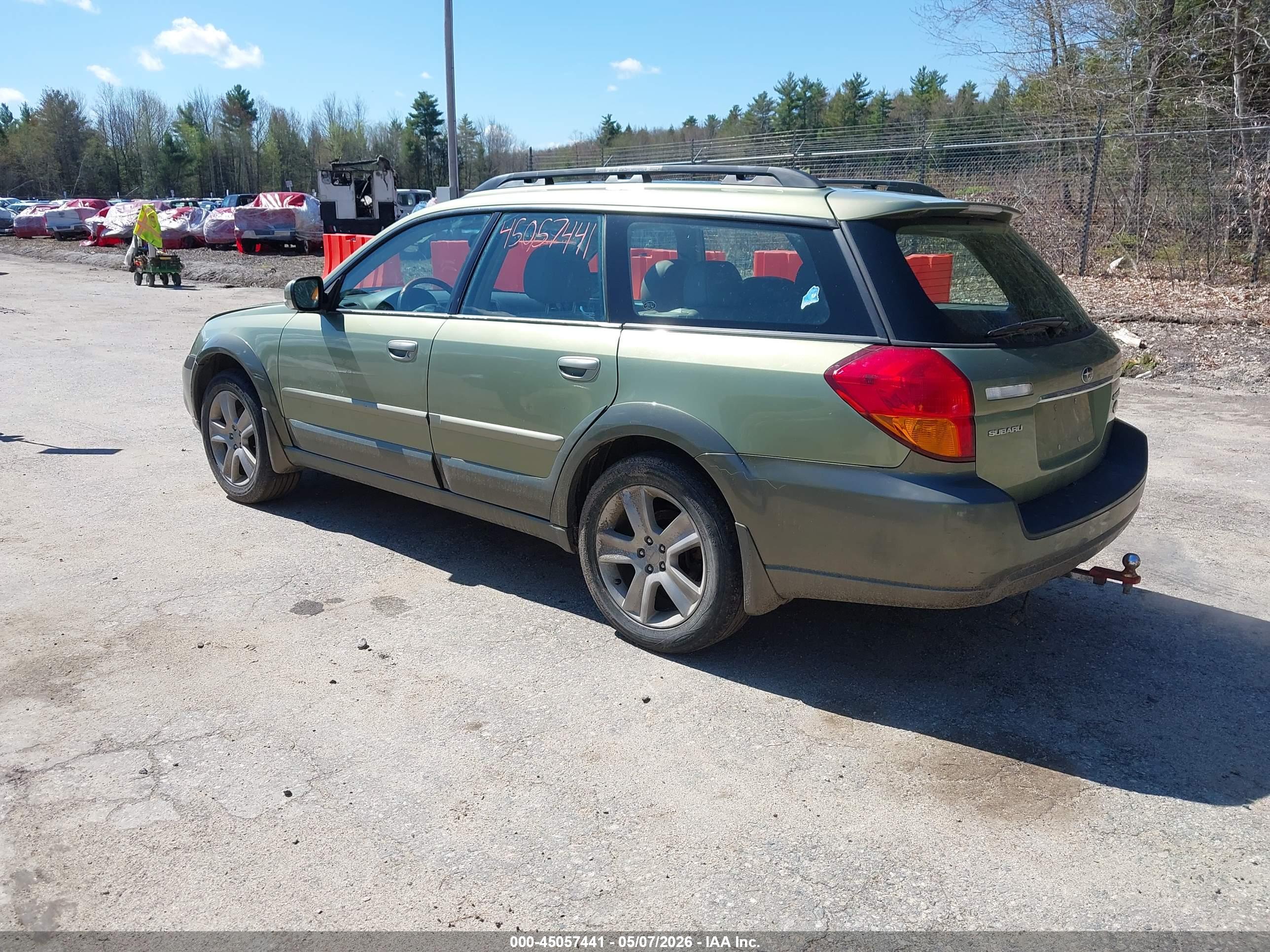 SUBARU OUTBACK image 3