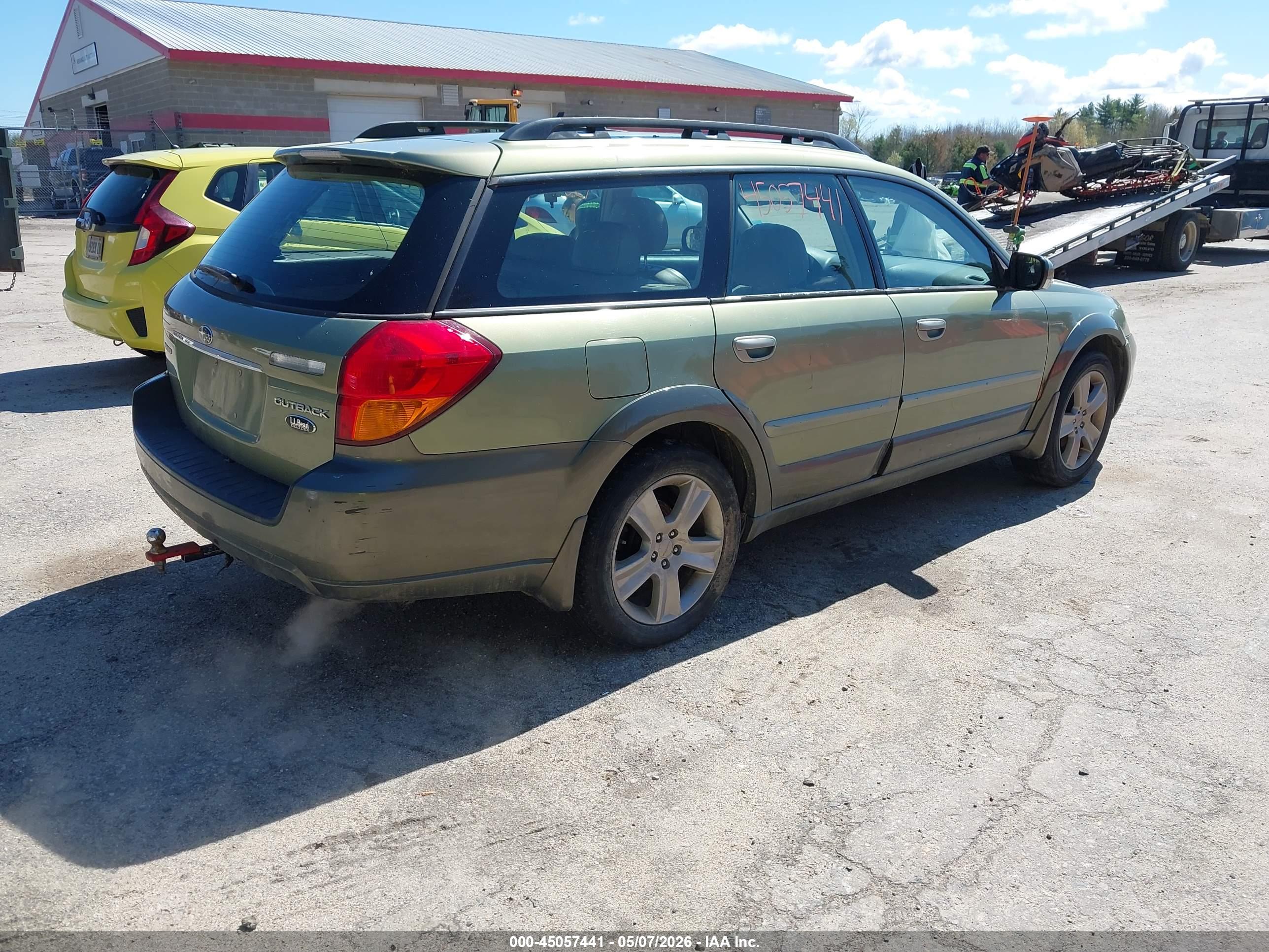 SUBARU OUTBACK image 4