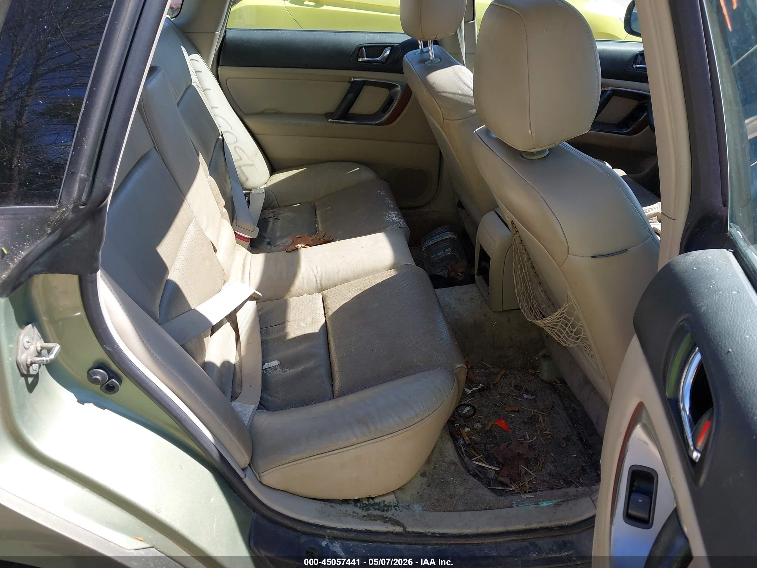 SUBARU OUTBACK image 8
