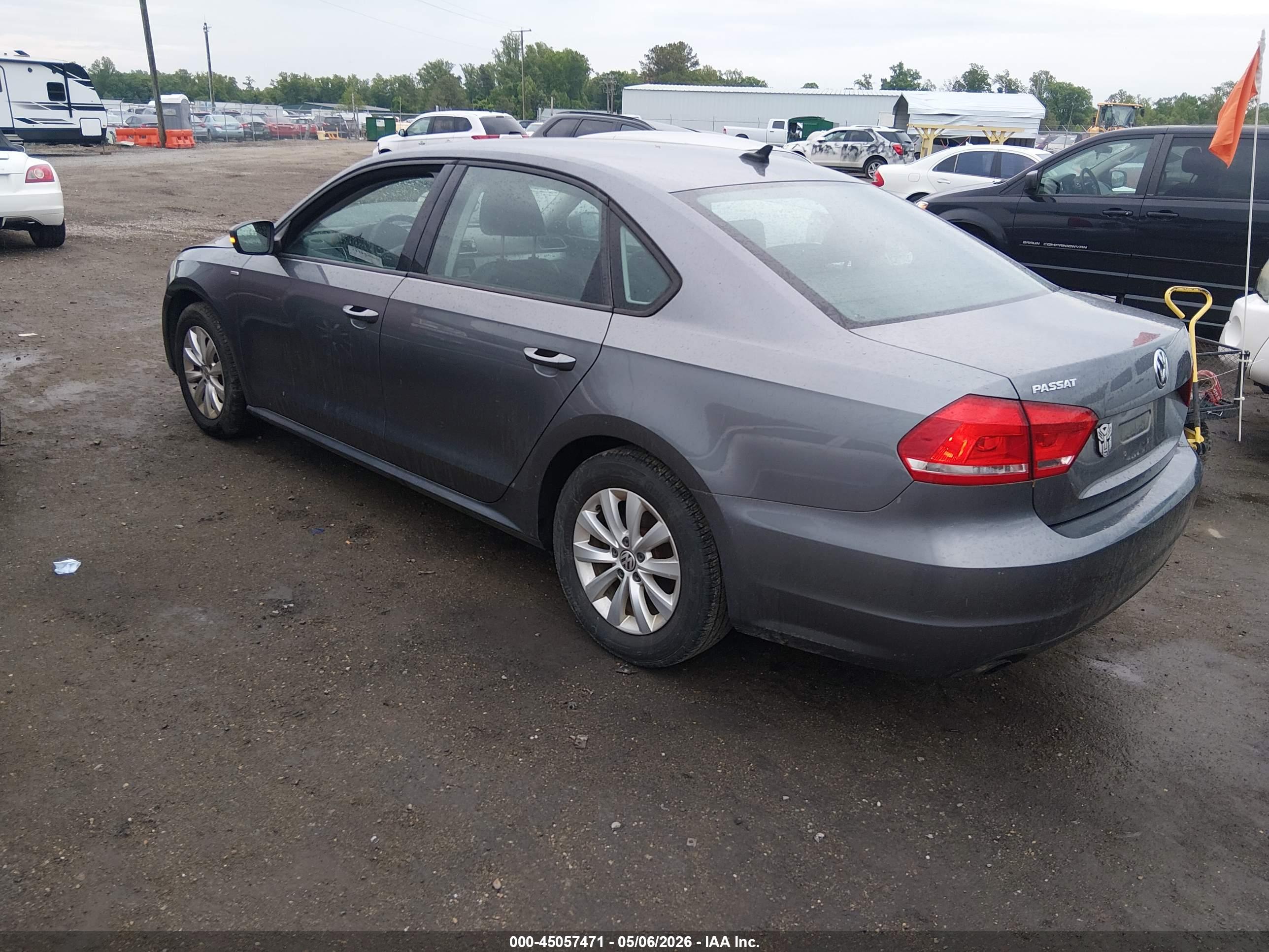 VOLKSWAGEN PASSAT image 3