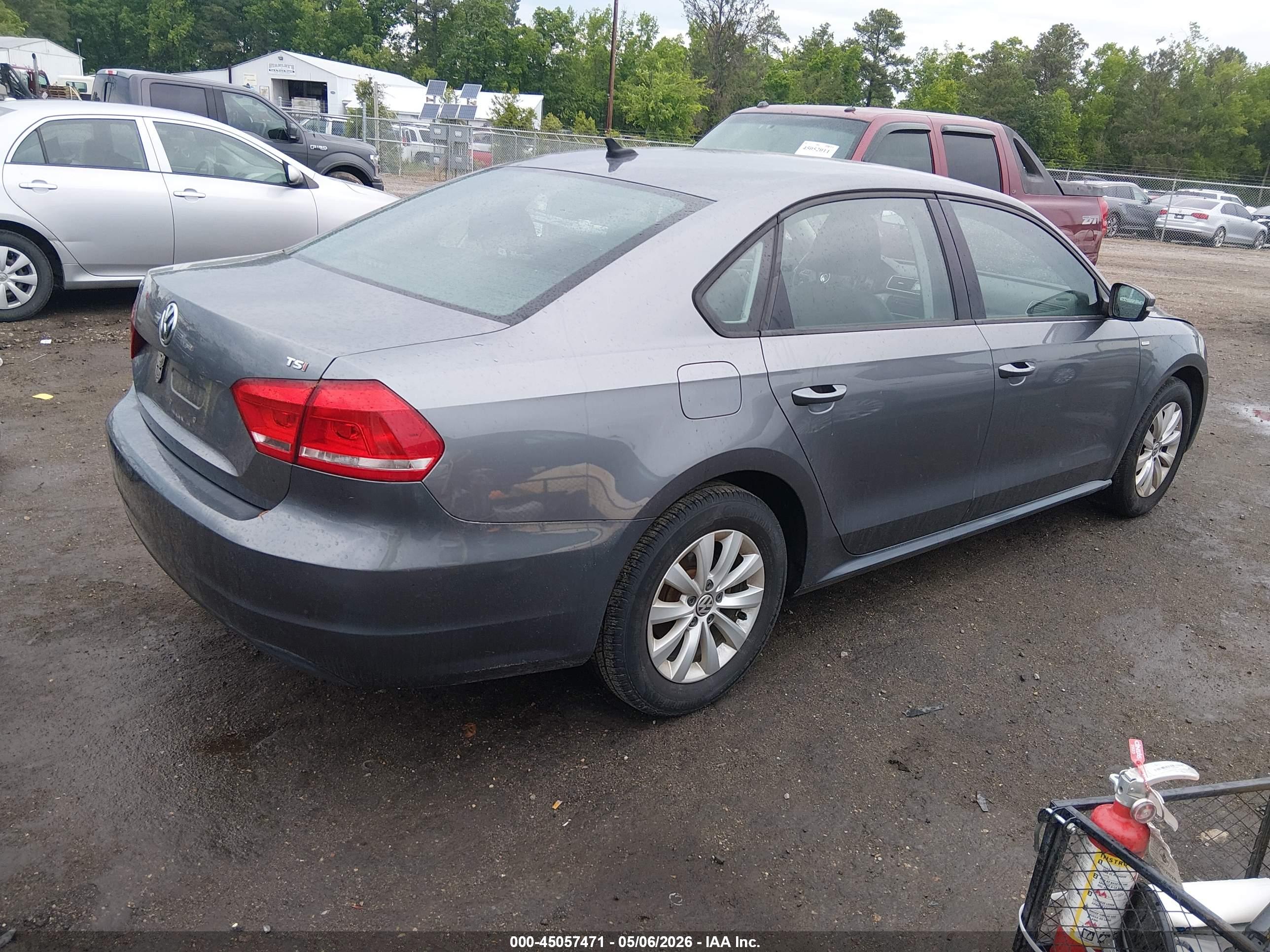 VOLKSWAGEN PASSAT image 4