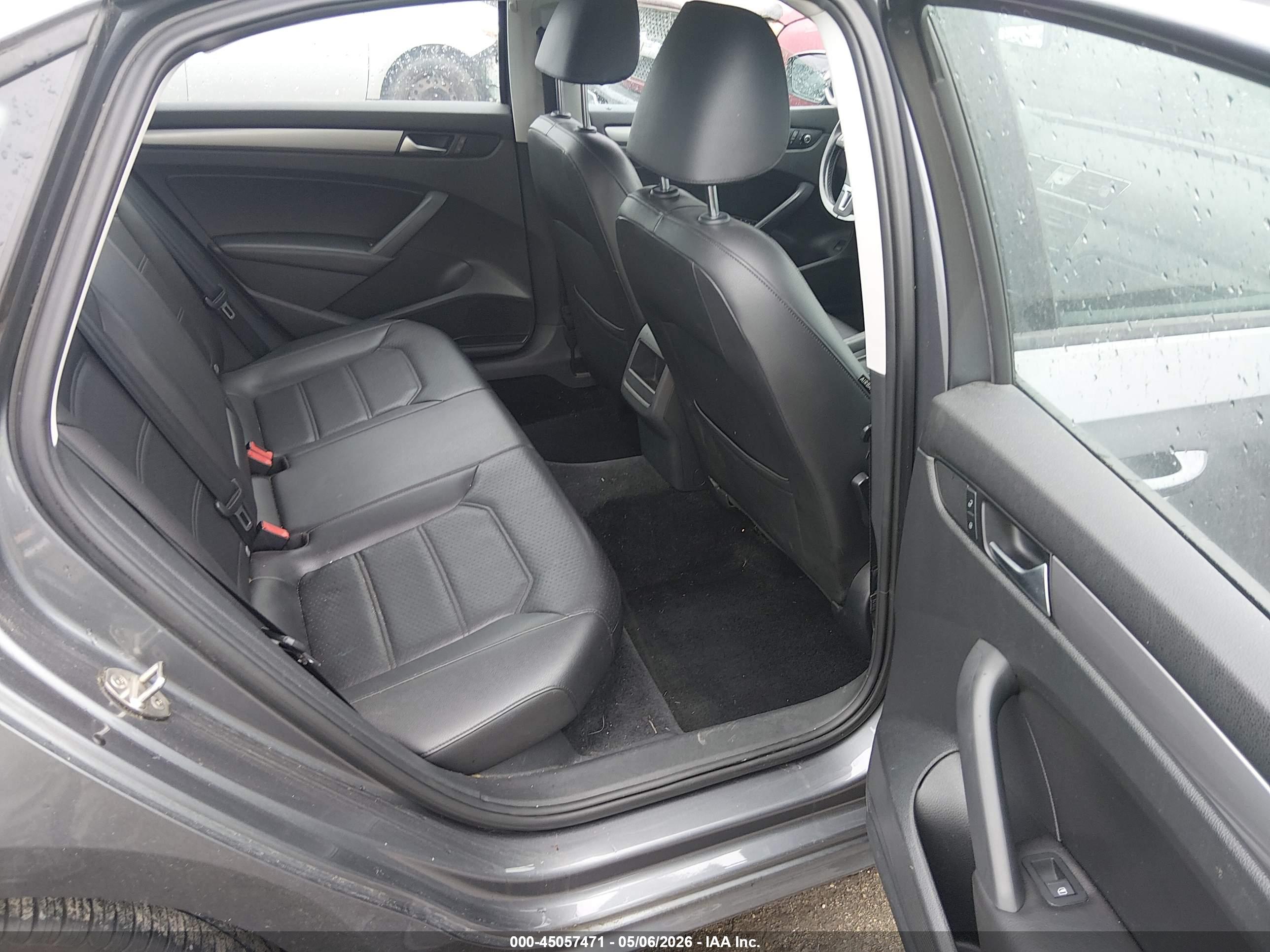 VOLKSWAGEN PASSAT image 8