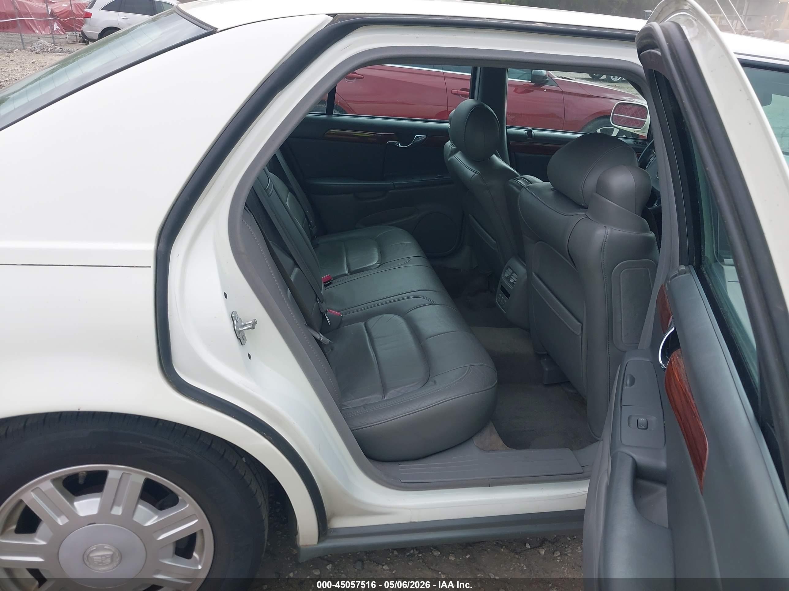 CADILLAC DEVILLE image 8