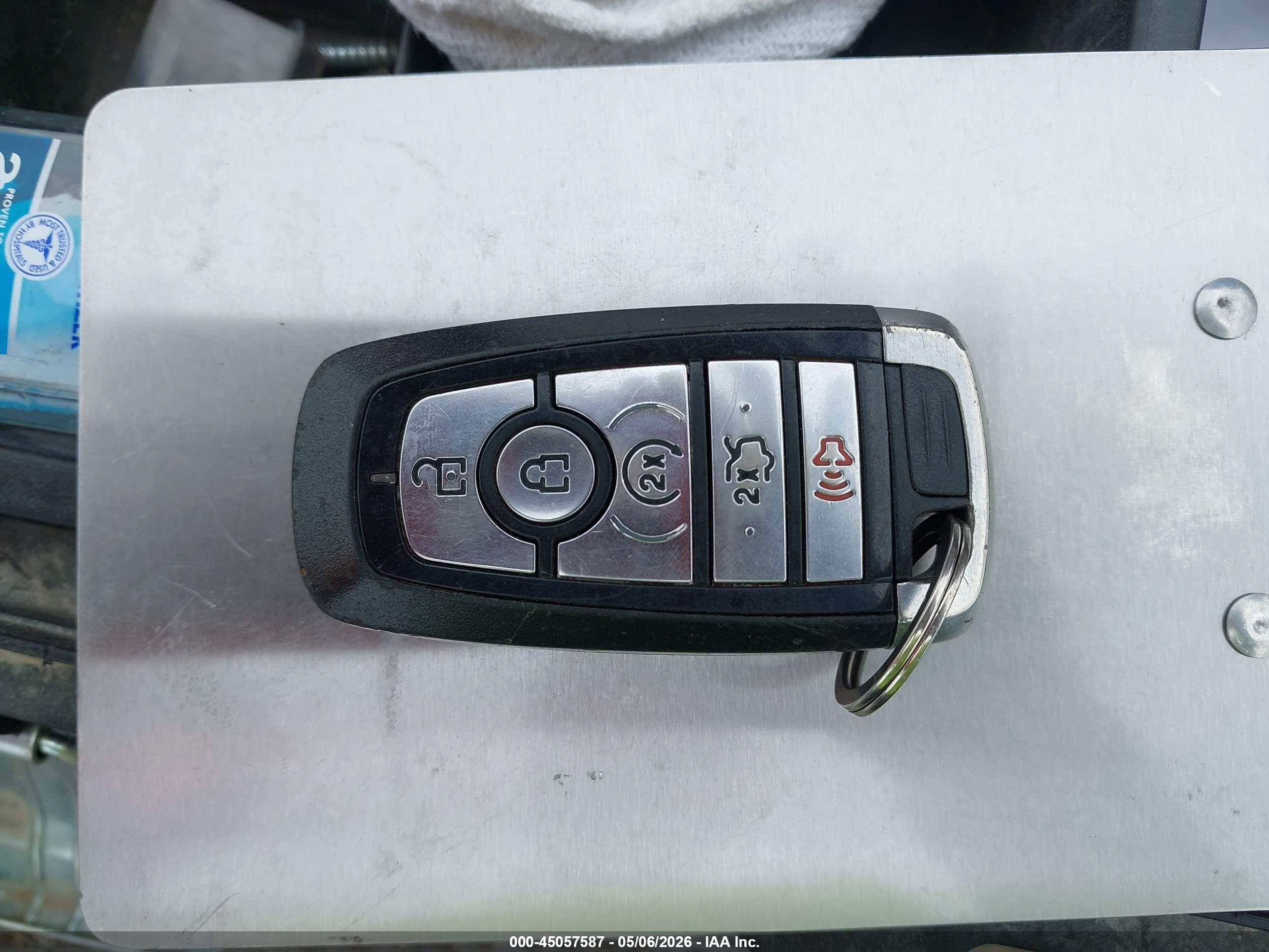 FORD FUSION image 11
