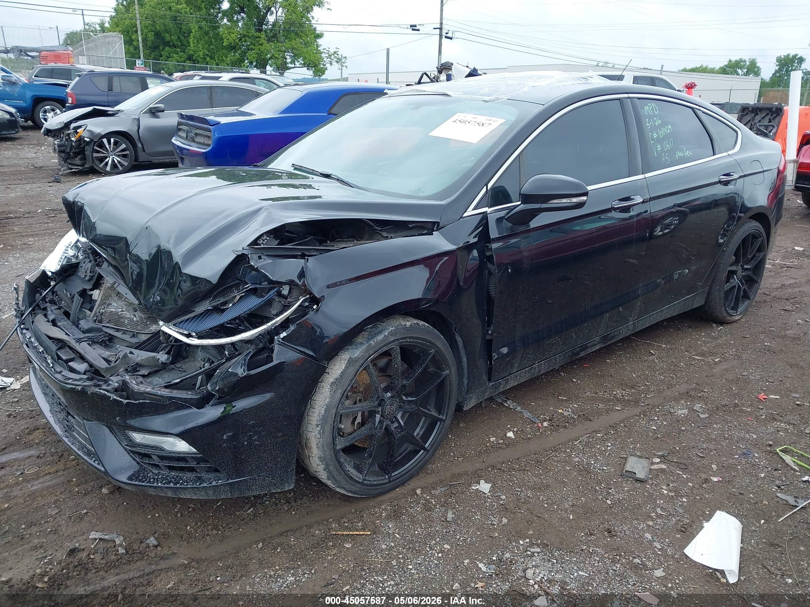 FORD FUSION image 2