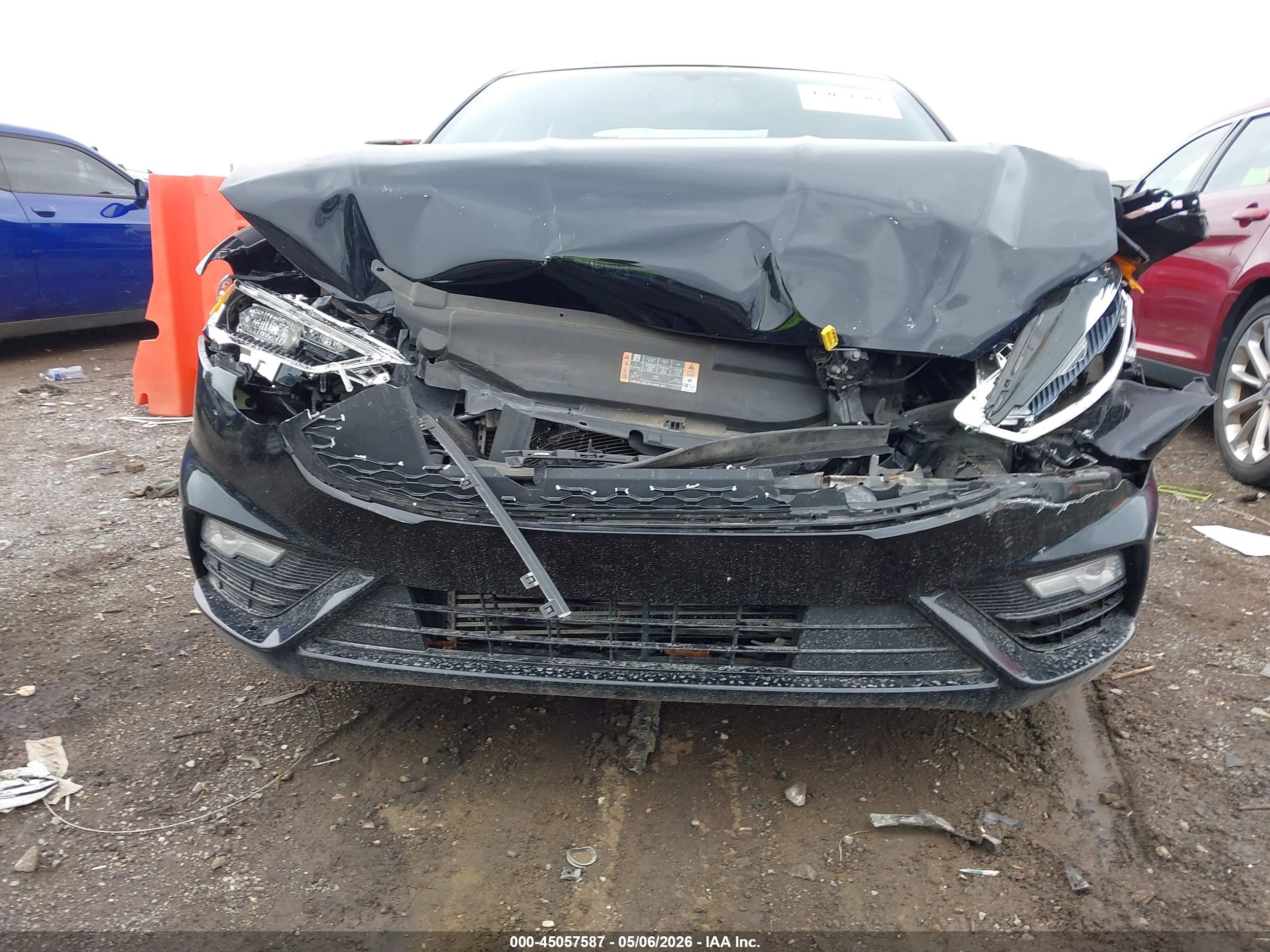 FORD FUSION image 6