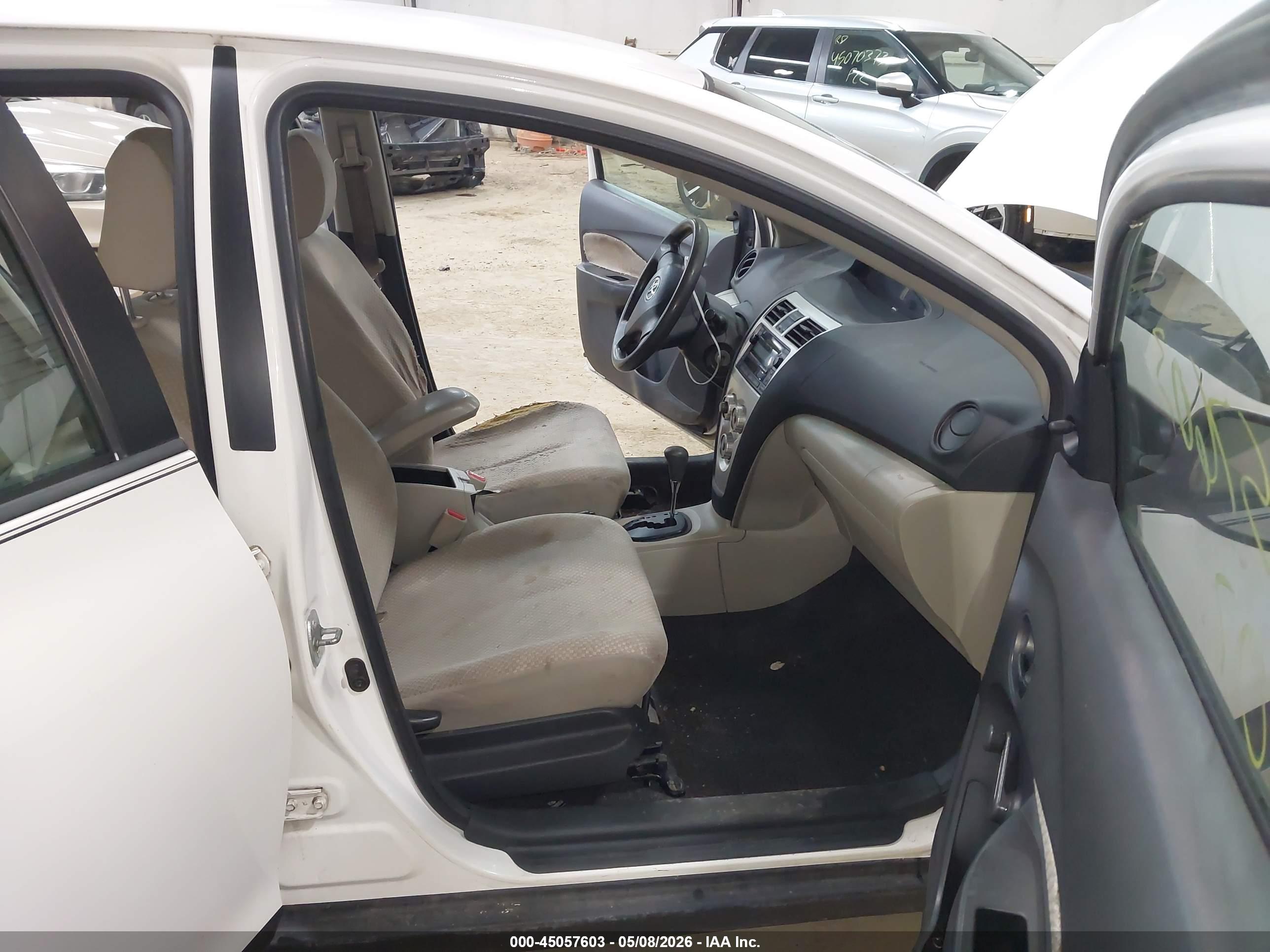 TOYOTA YARIS image 5