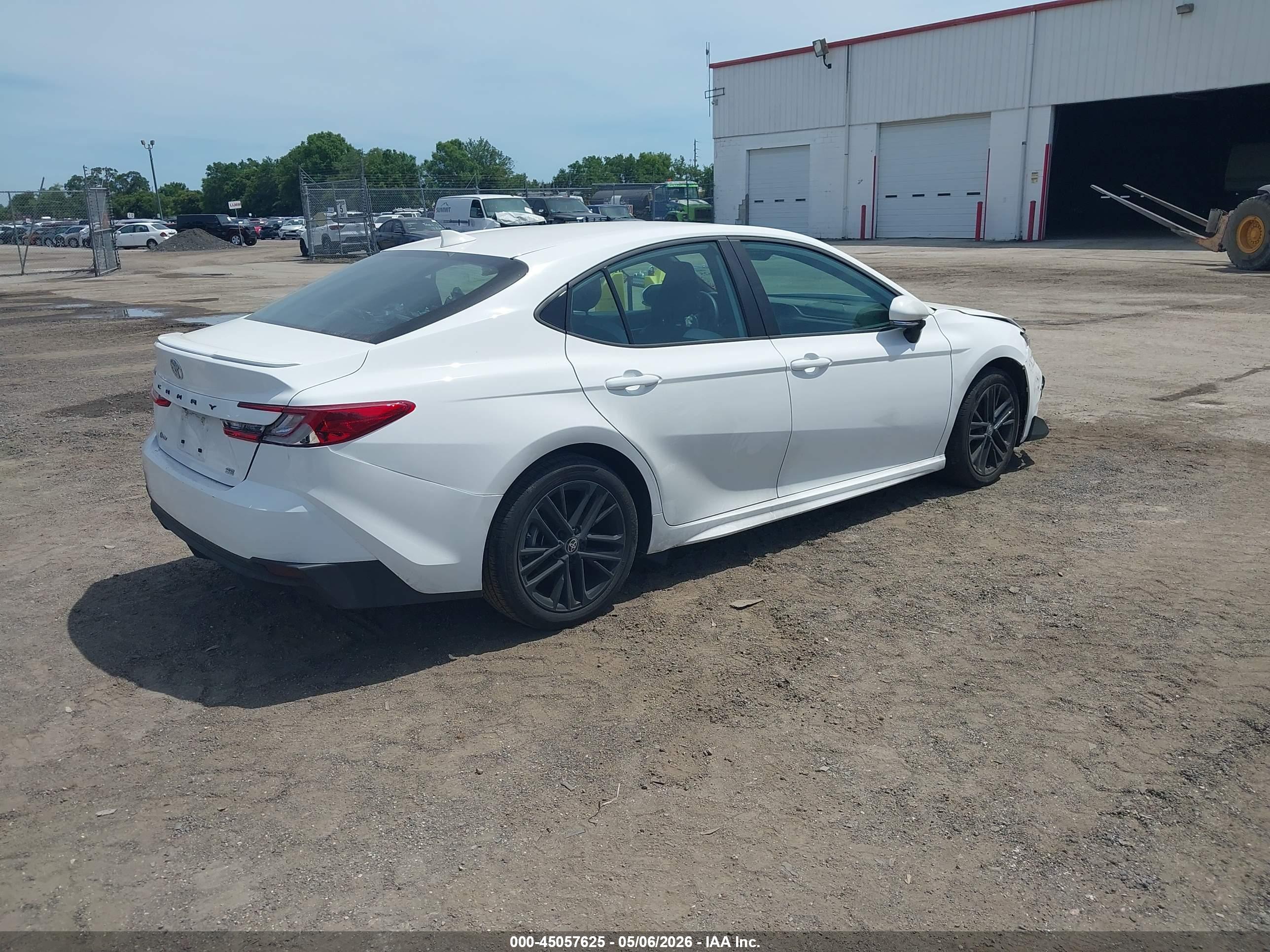 TOYOTA CAMRY image 4
