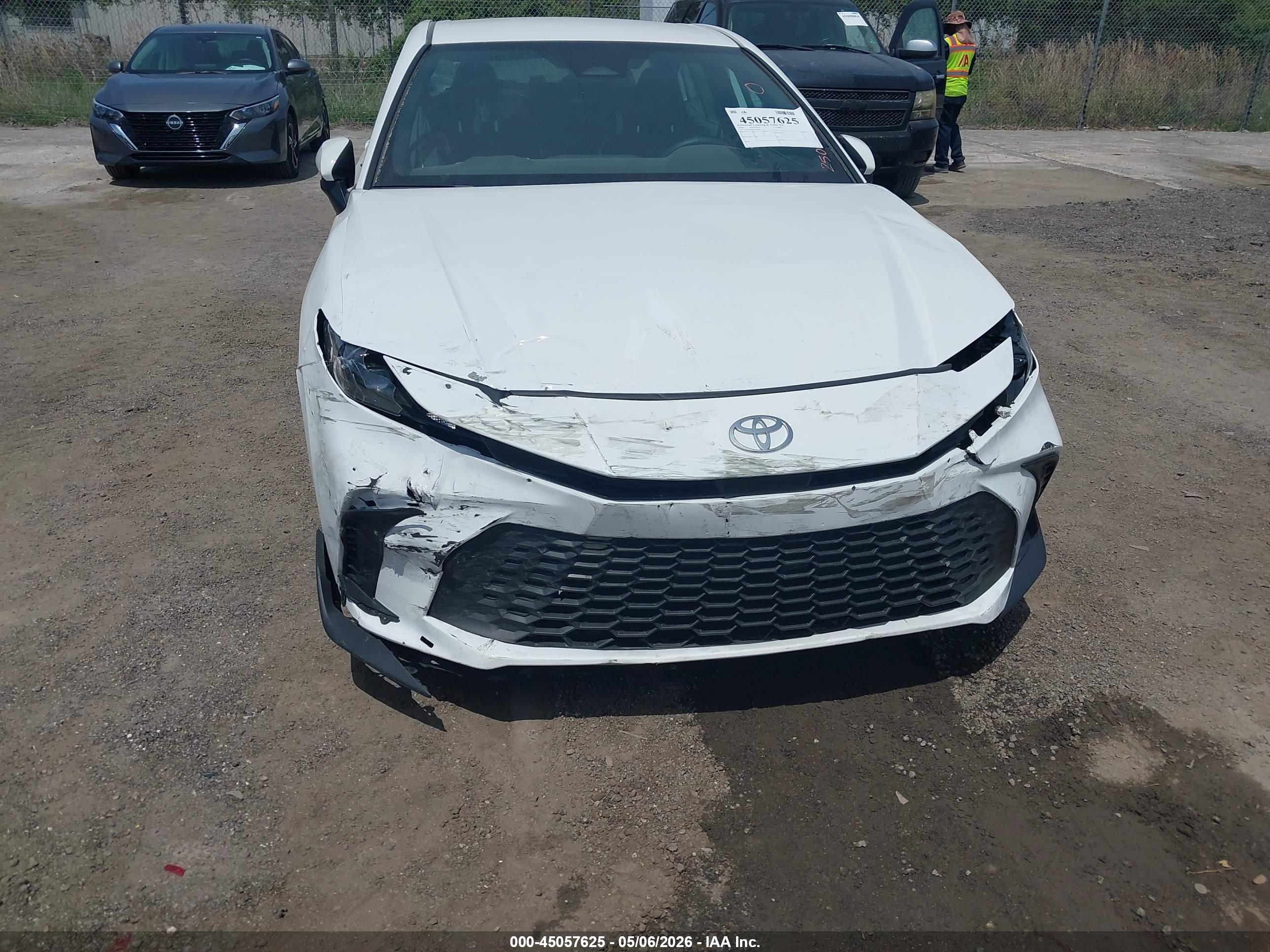 TOYOTA CAMRY image 6