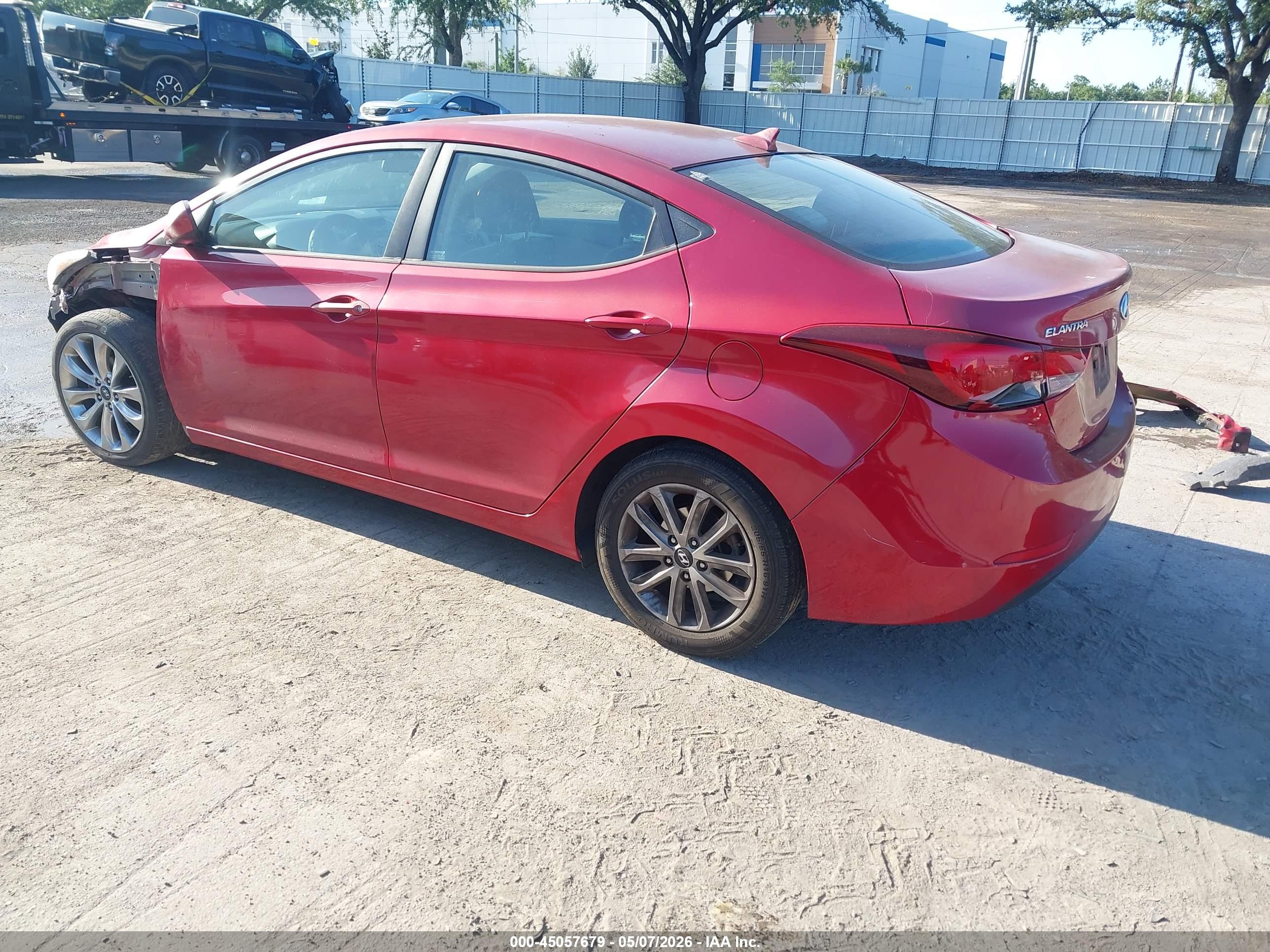 HYUNDAI ELANTRA image 3