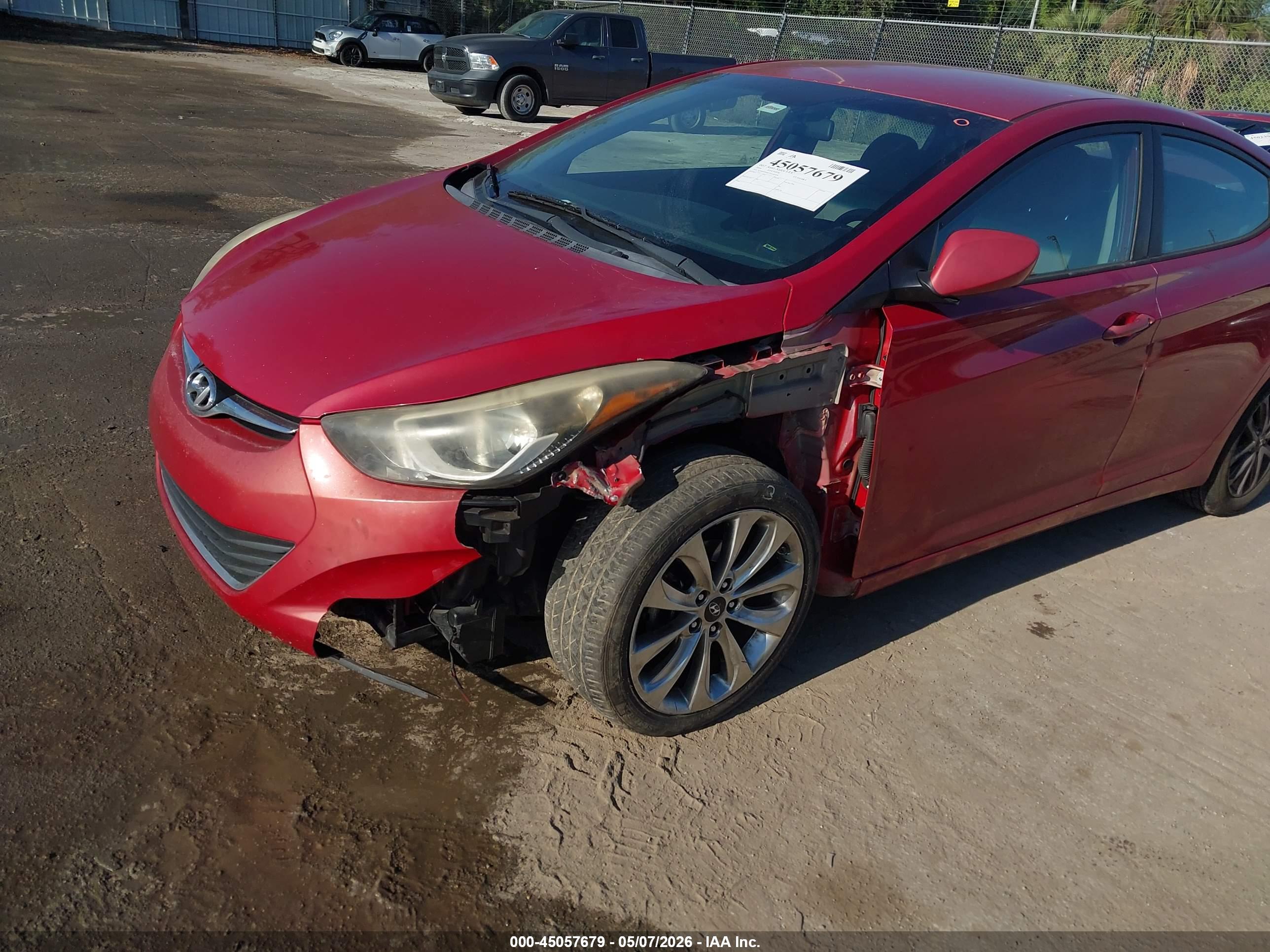 HYUNDAI ELANTRA image 6