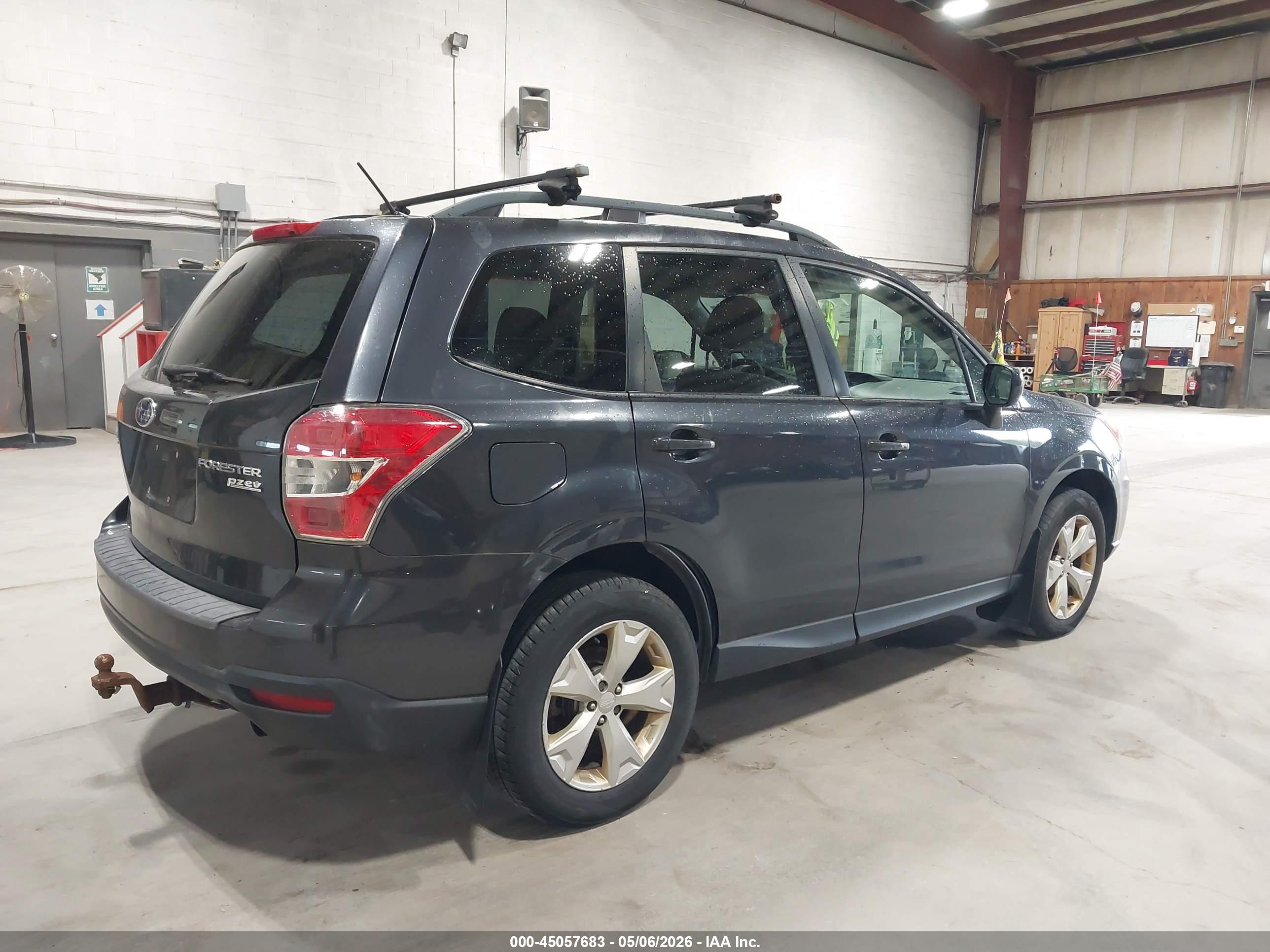 SUBARU FORESTER image 4