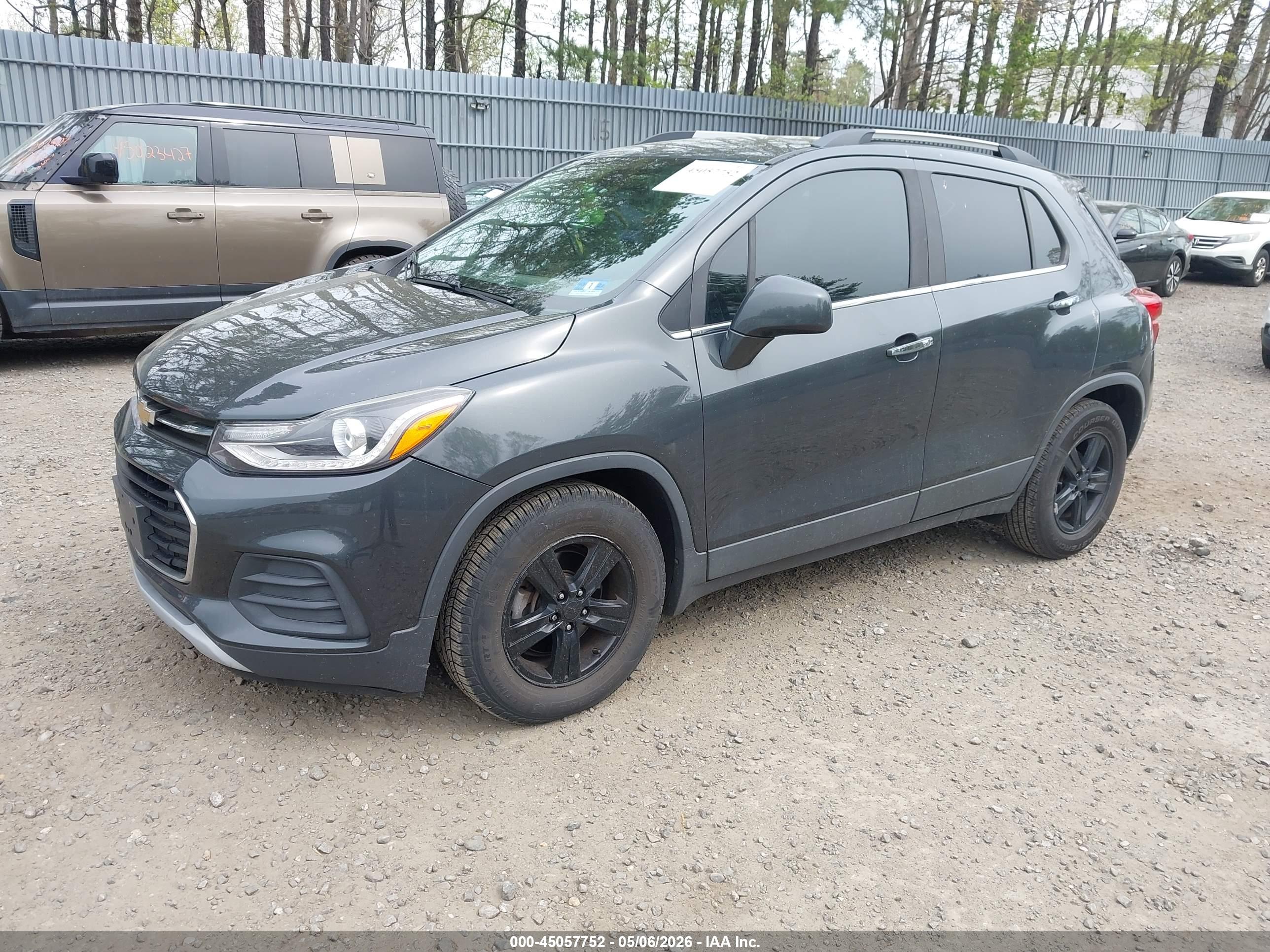 CHEVROLET TRAX image 2
