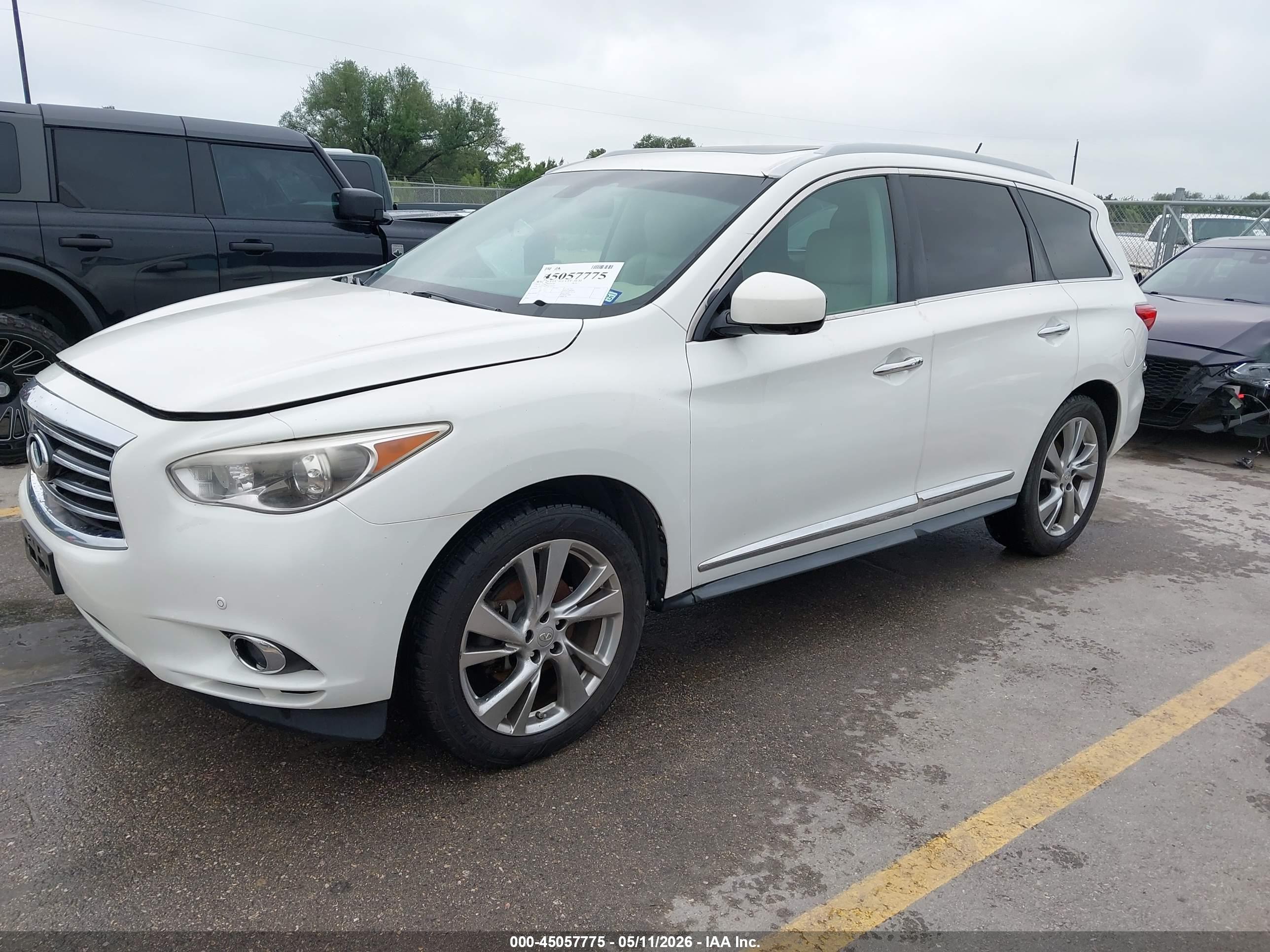 INFINITI JX35 image 2