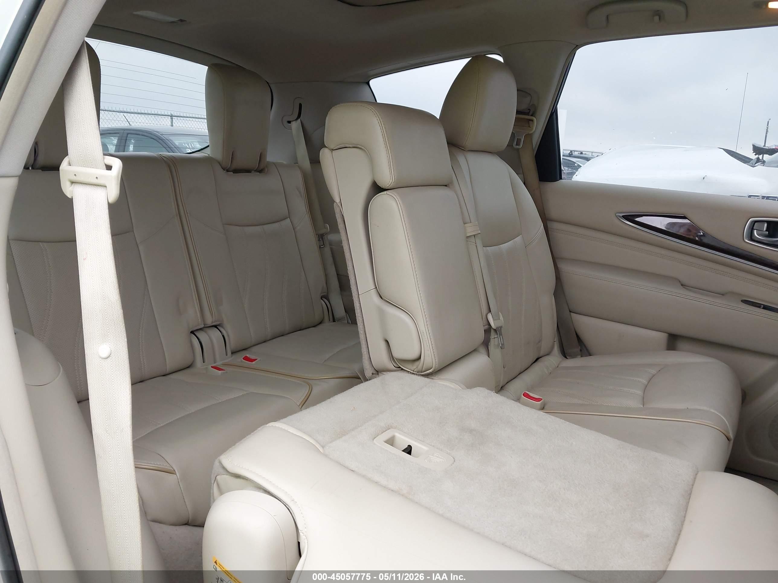 INFINITI JX35 image 8