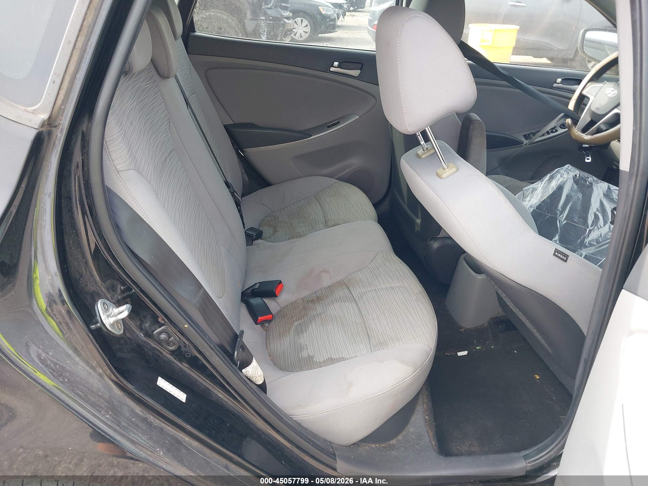 HYUNDAI ACCENT image 8