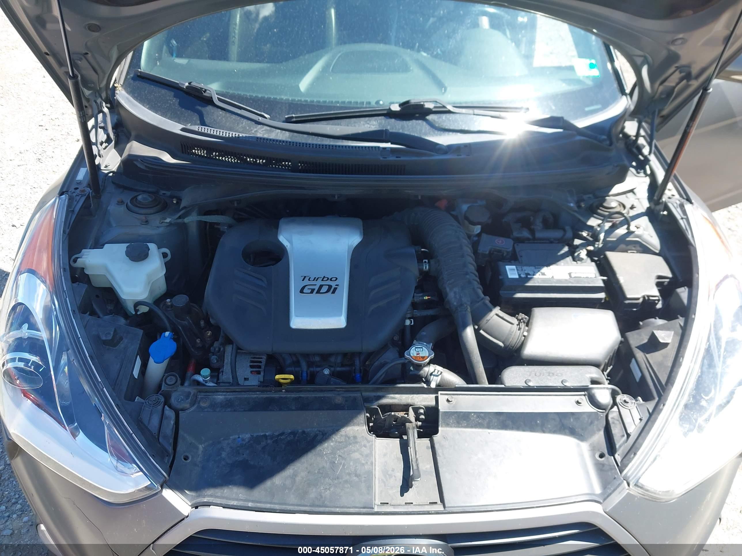 HYUNDAI VELOSTER image 10