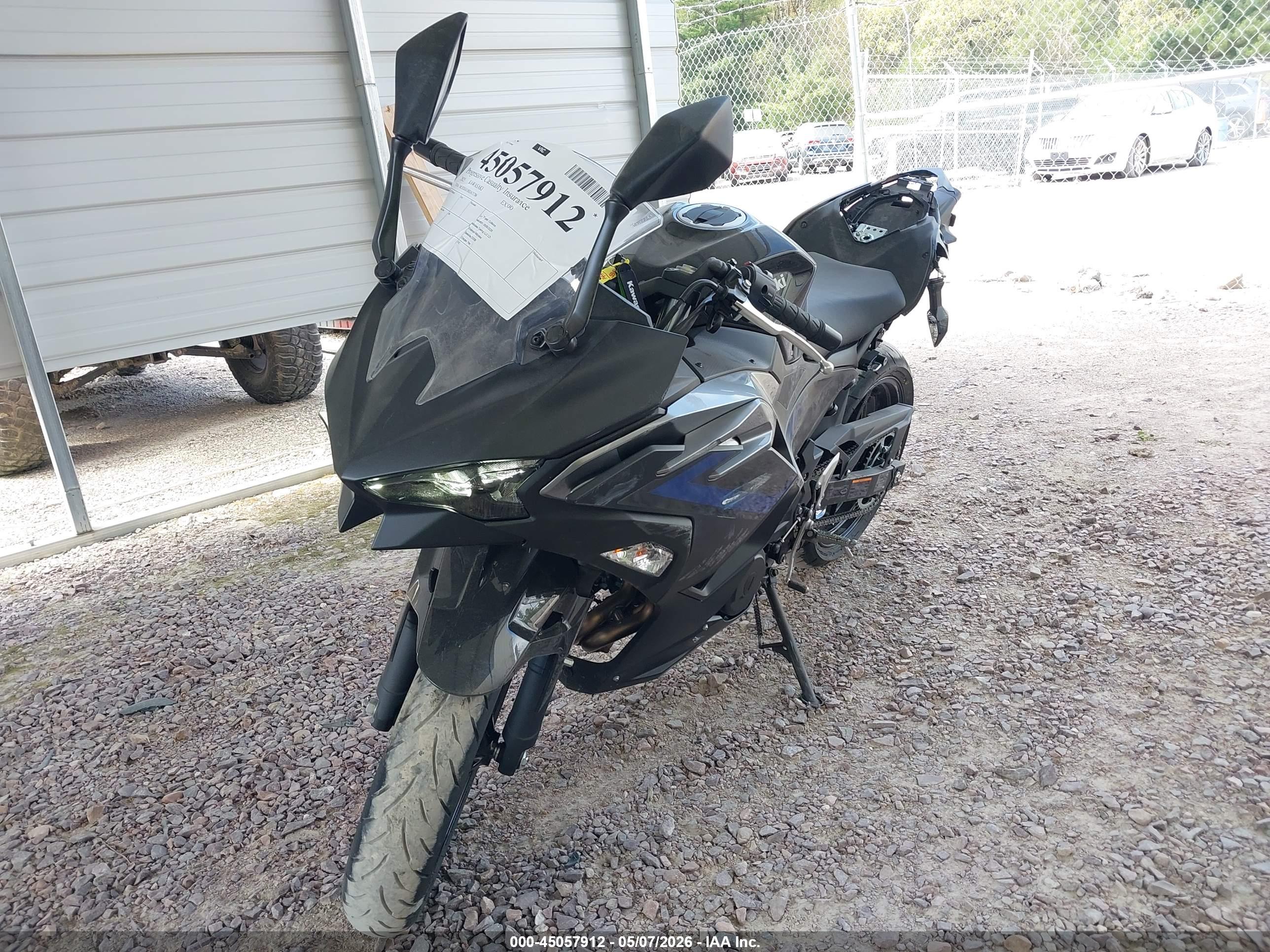 KAWASAKI EX500 image 2