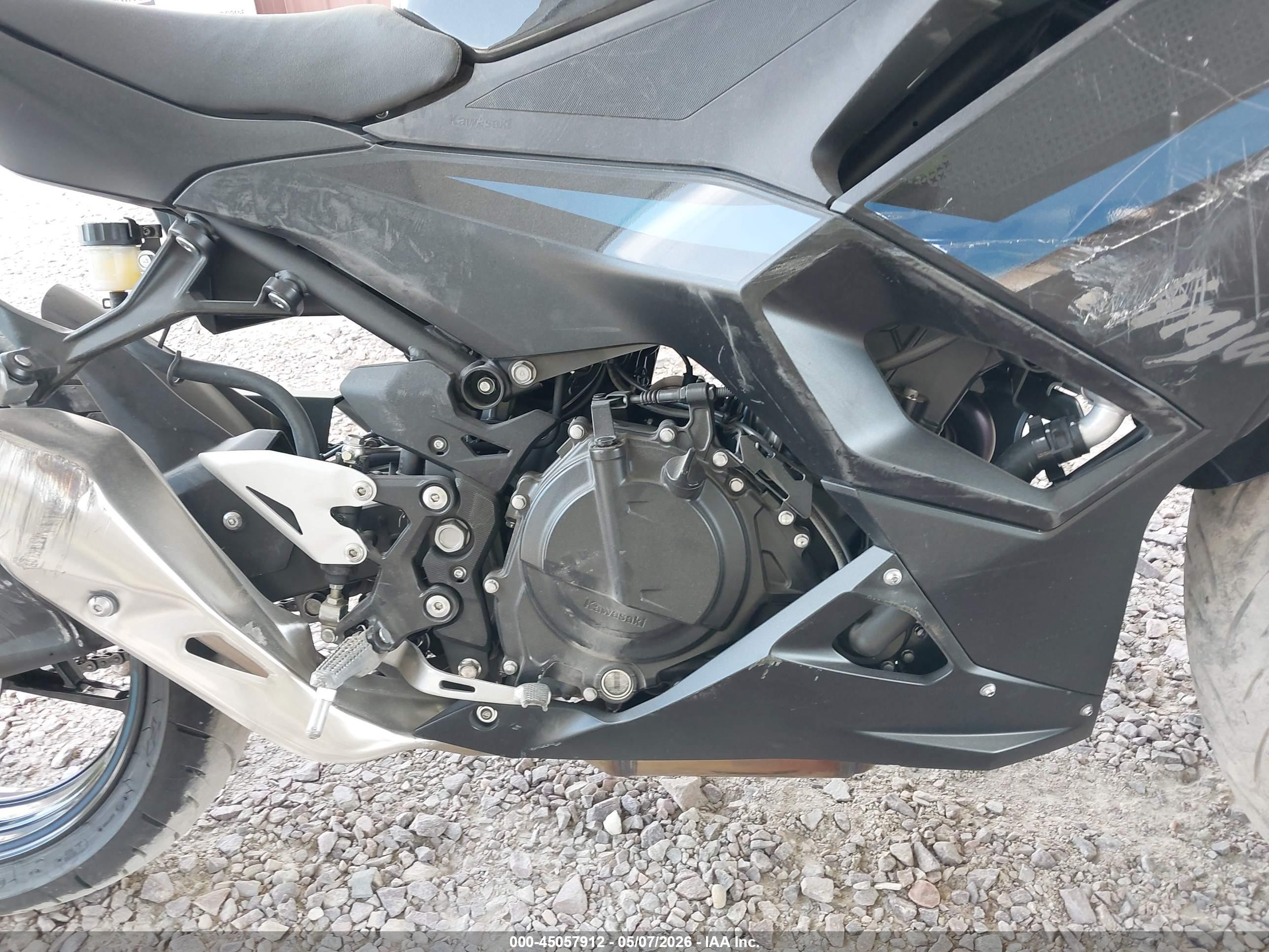 KAWASAKI EX500 image 8