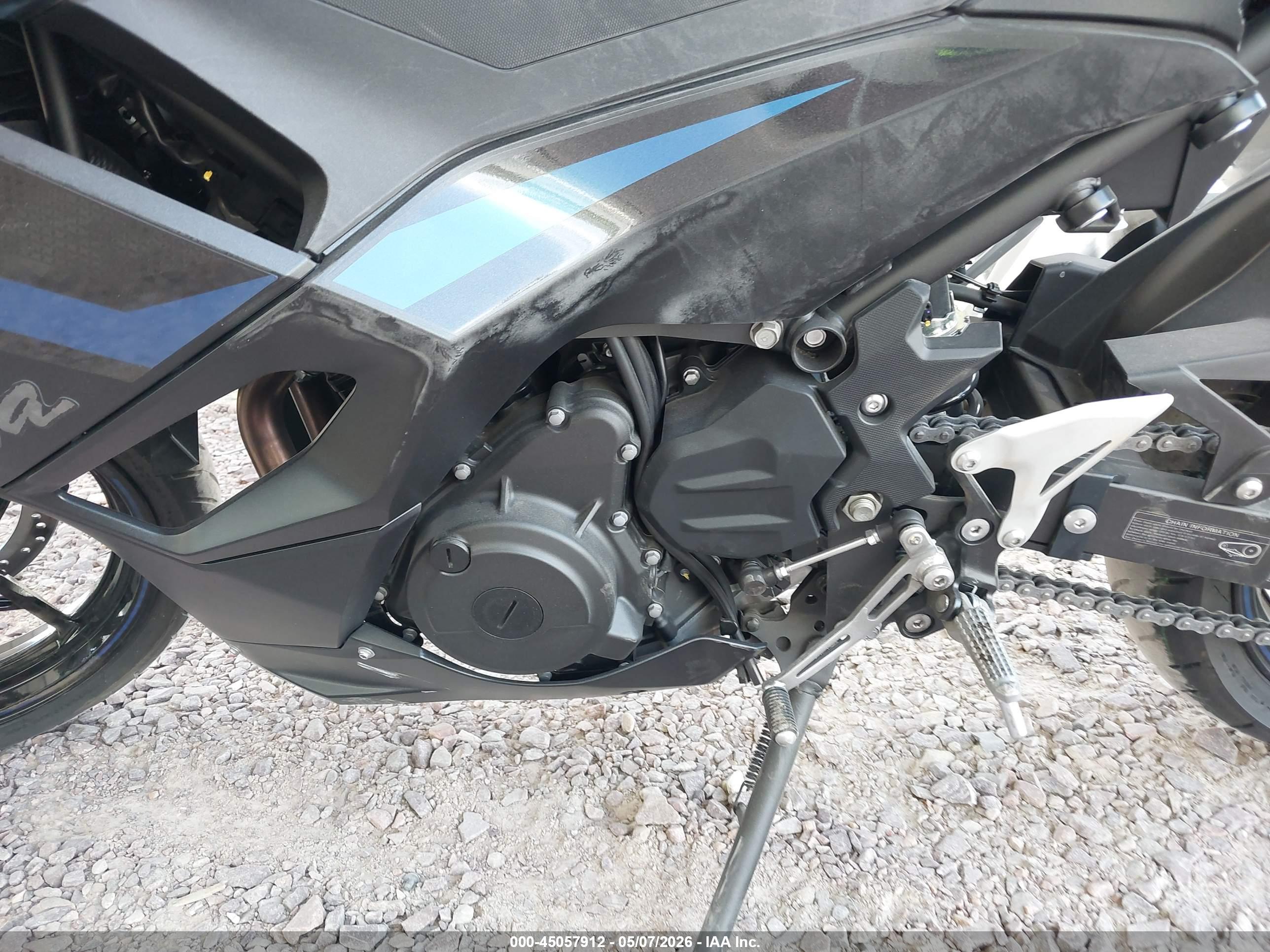 KAWASAKI EX500 image 9