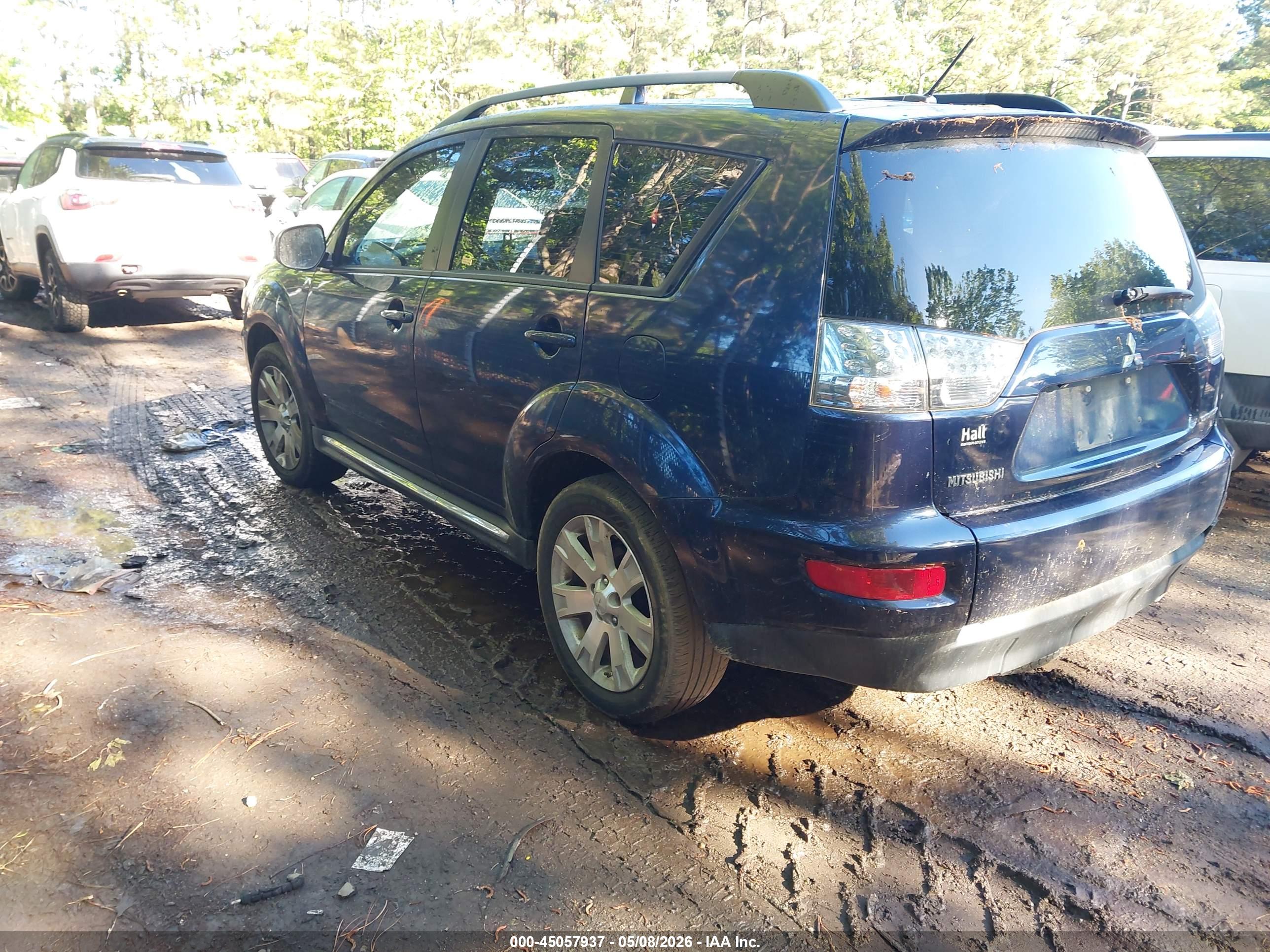 MITSUBISHI OUTLANDER image 3
