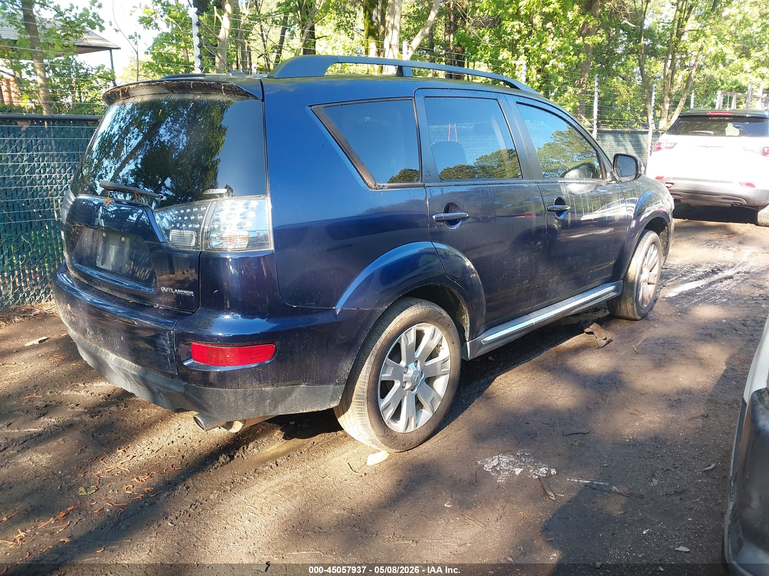 MITSUBISHI OUTLANDER image 4