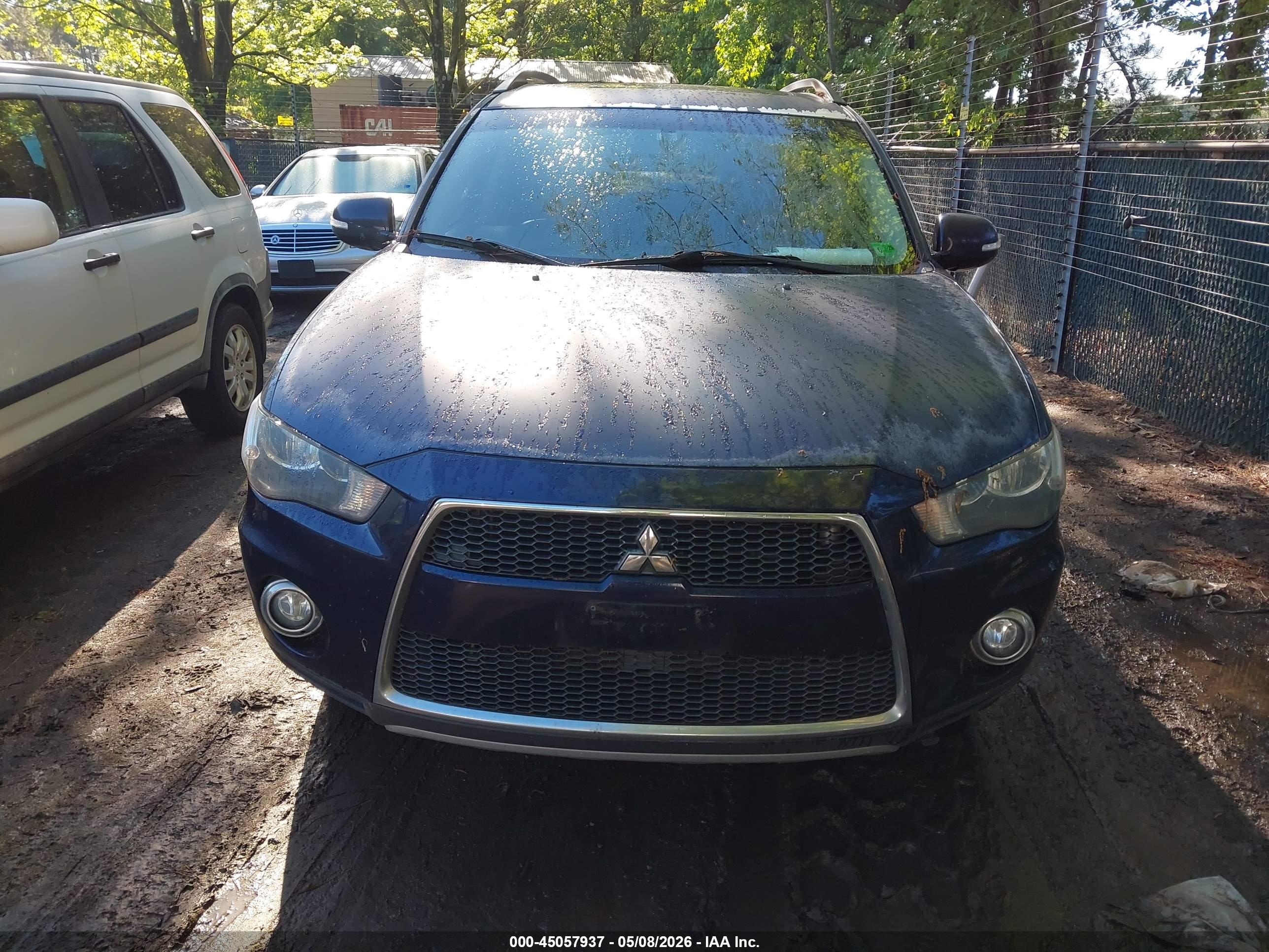MITSUBISHI OUTLANDER image 6