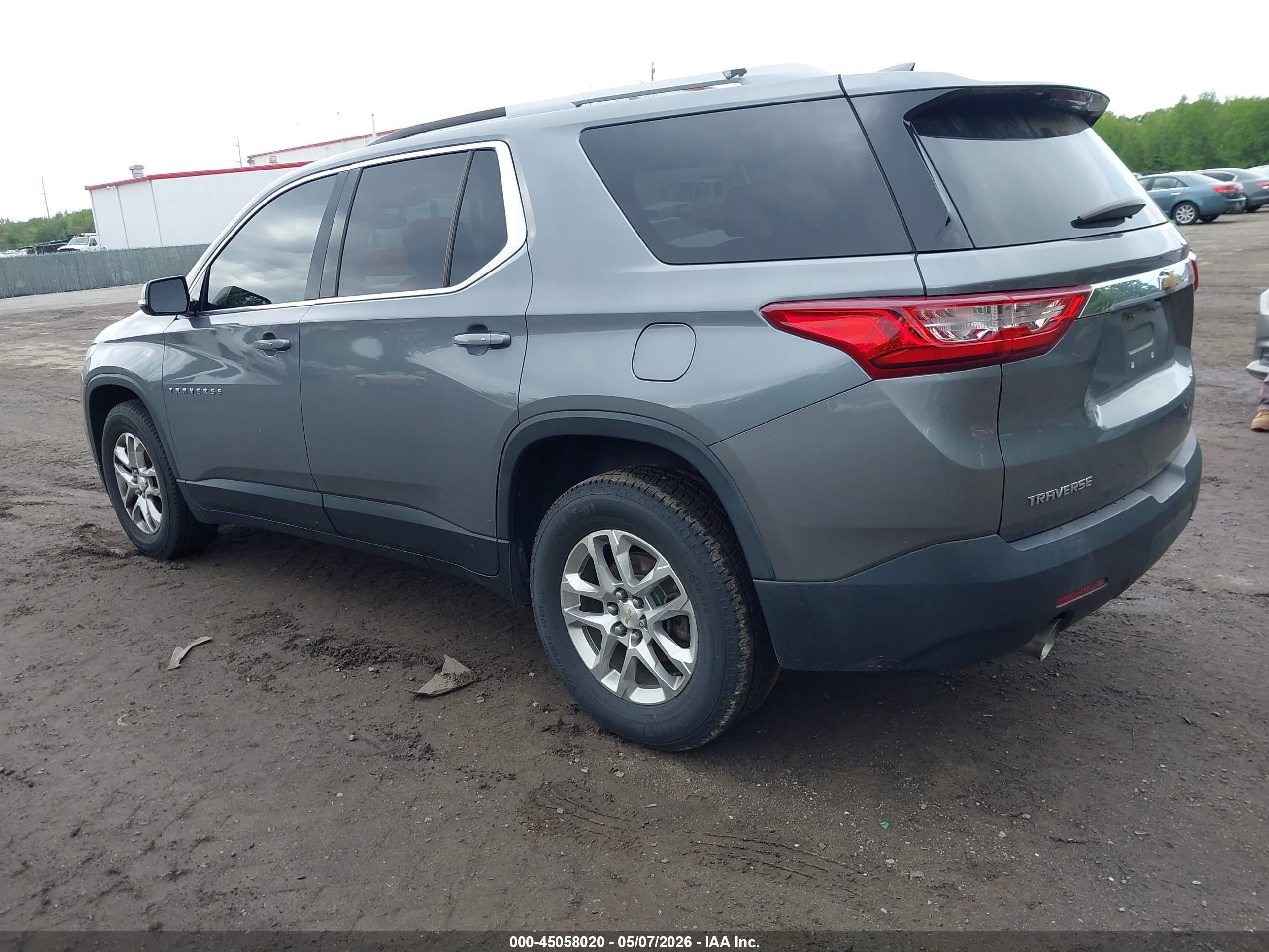 CHEVROLET TRAVERSE image 3