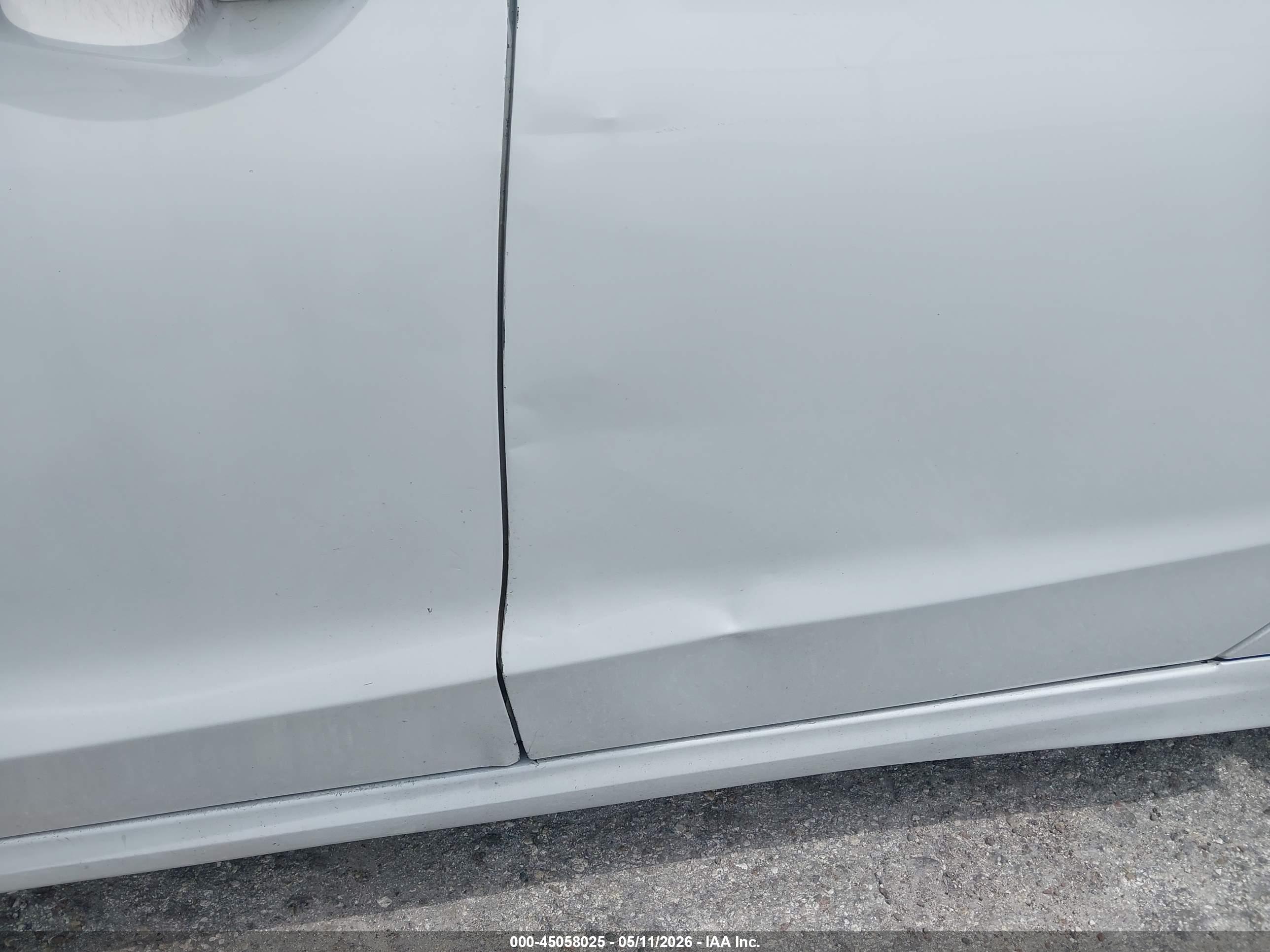 FORD FUSION image 6