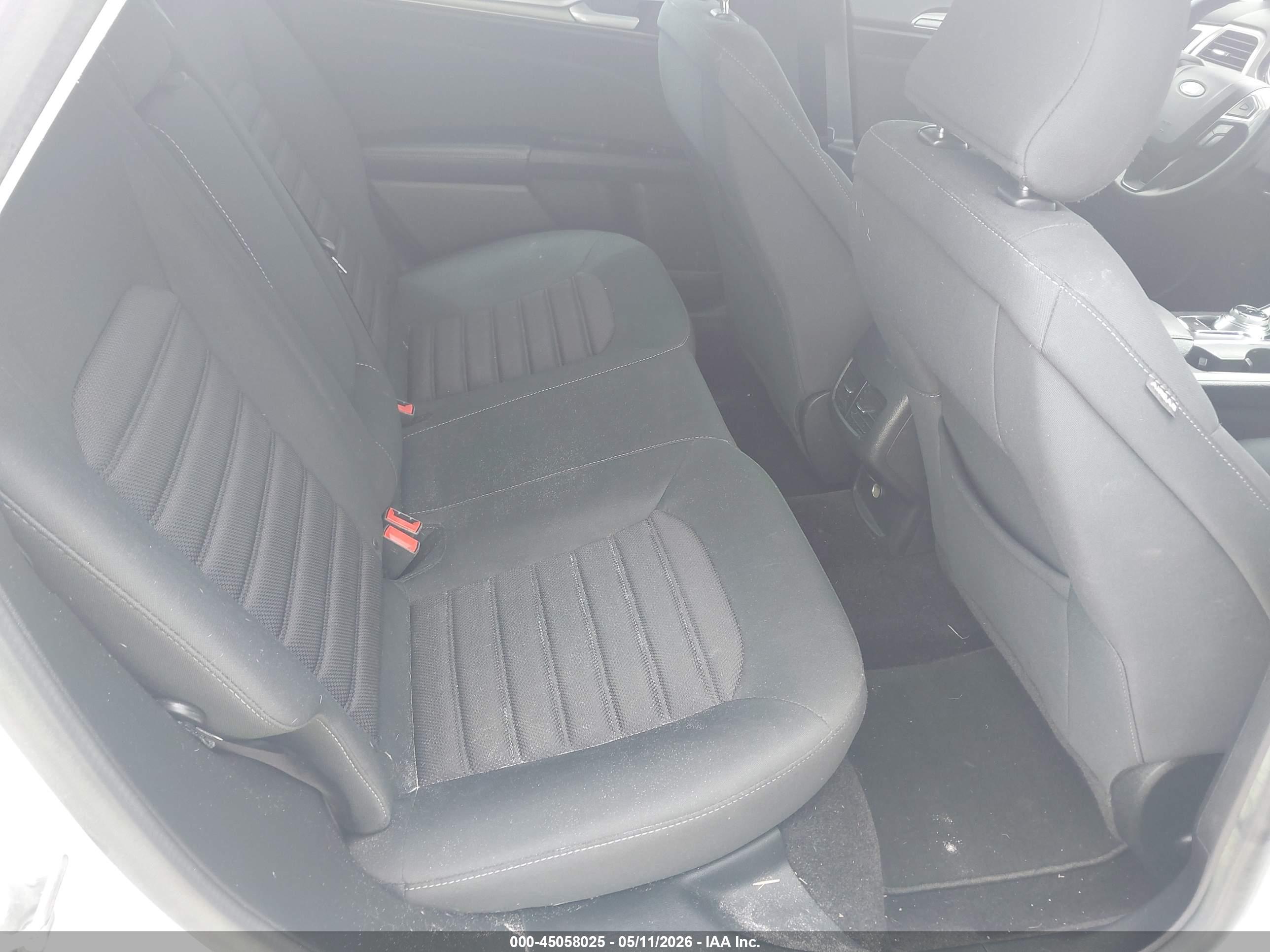 FORD FUSION image 8
