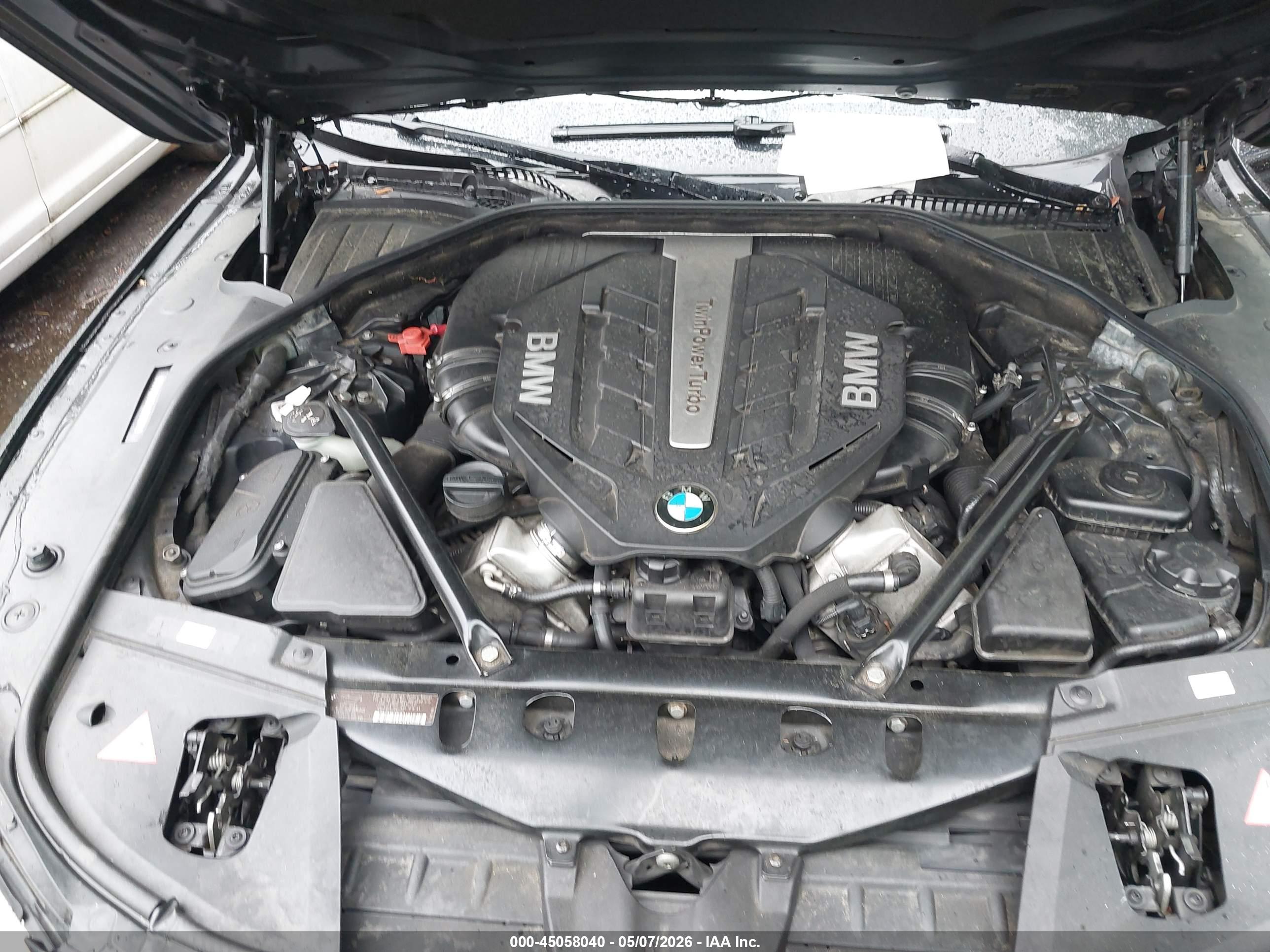 BMW 750I image 10