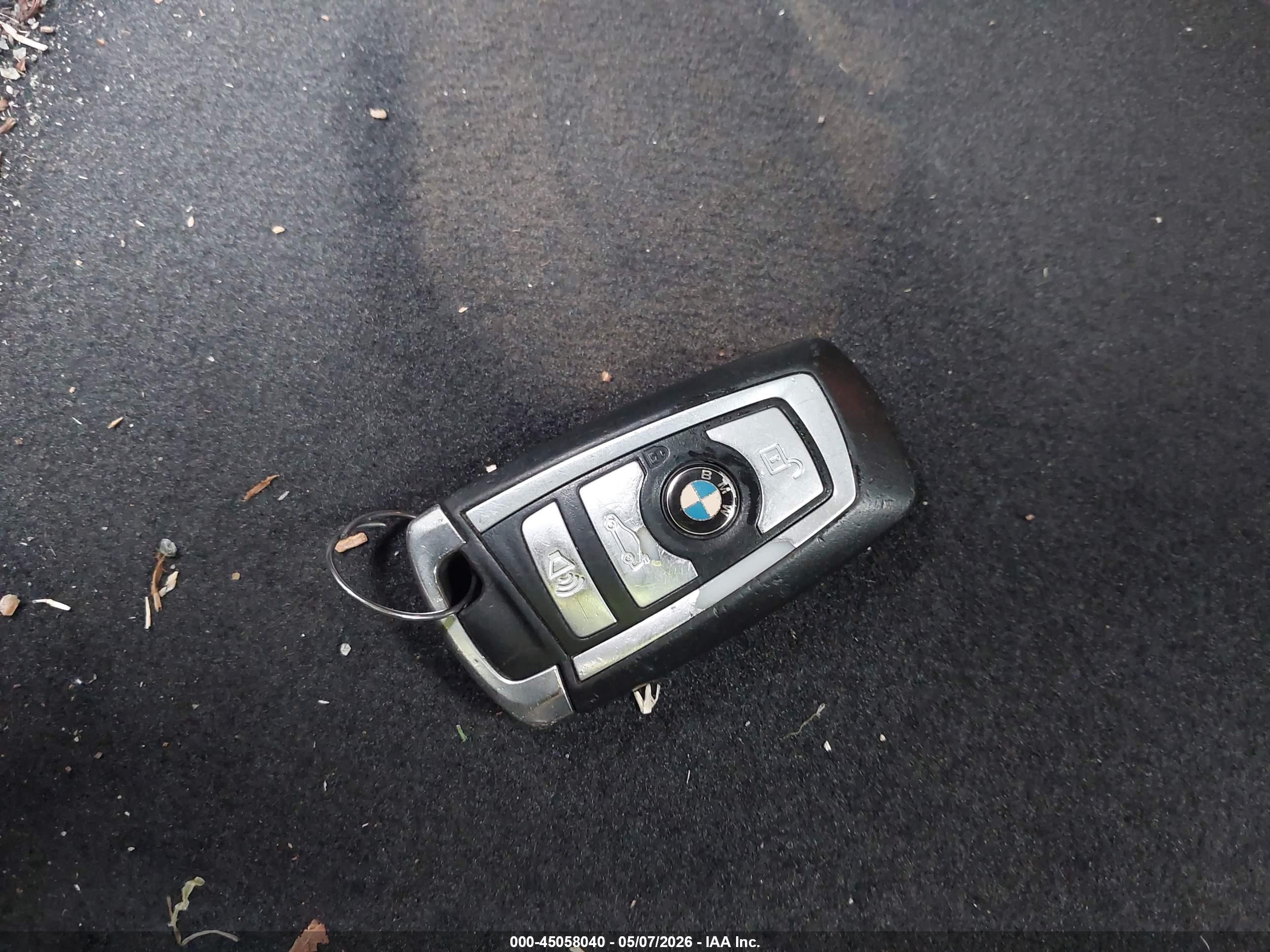 BMW 750I image 11