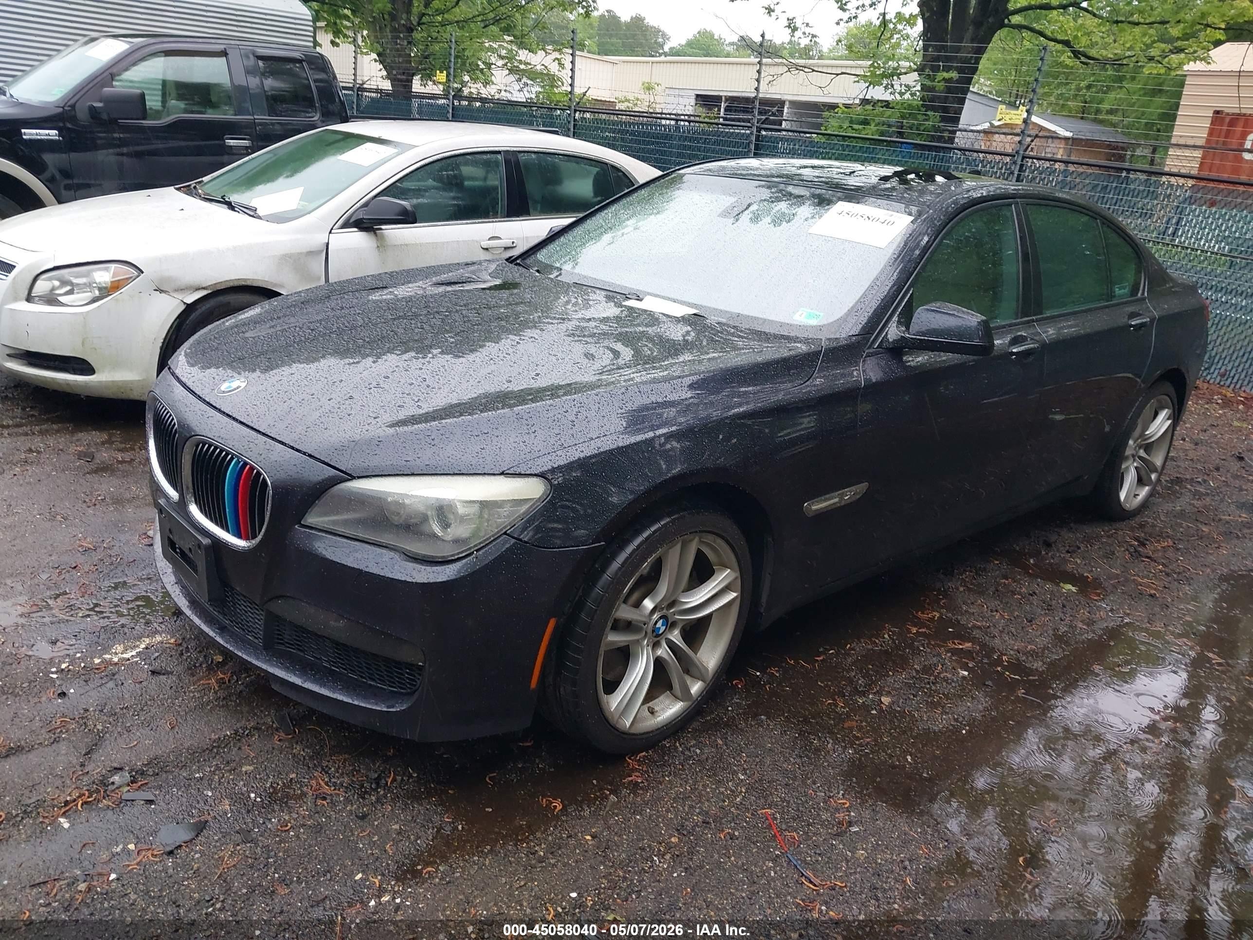 BMW 750I image 2