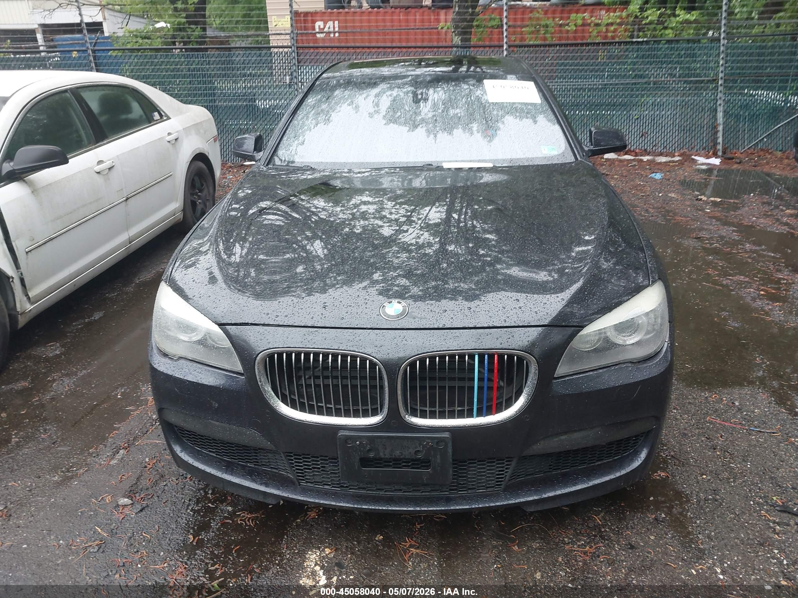BMW 750I image 6