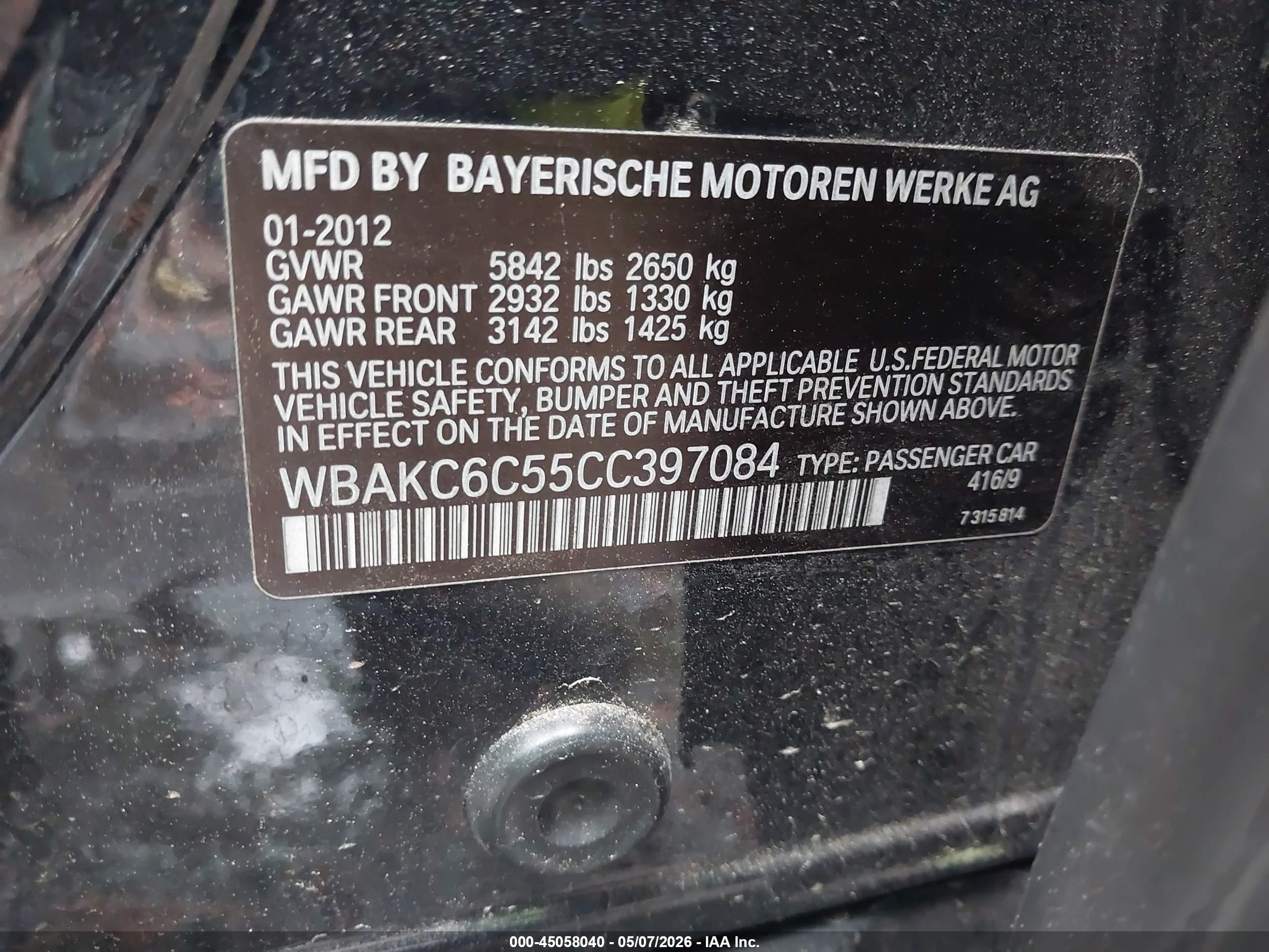 BMW 750I image 9