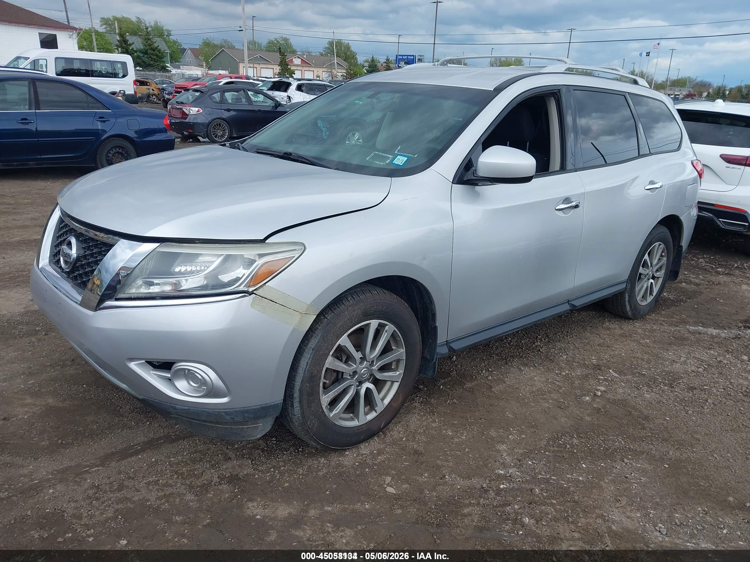 NISSAN PATHFINDER image 2