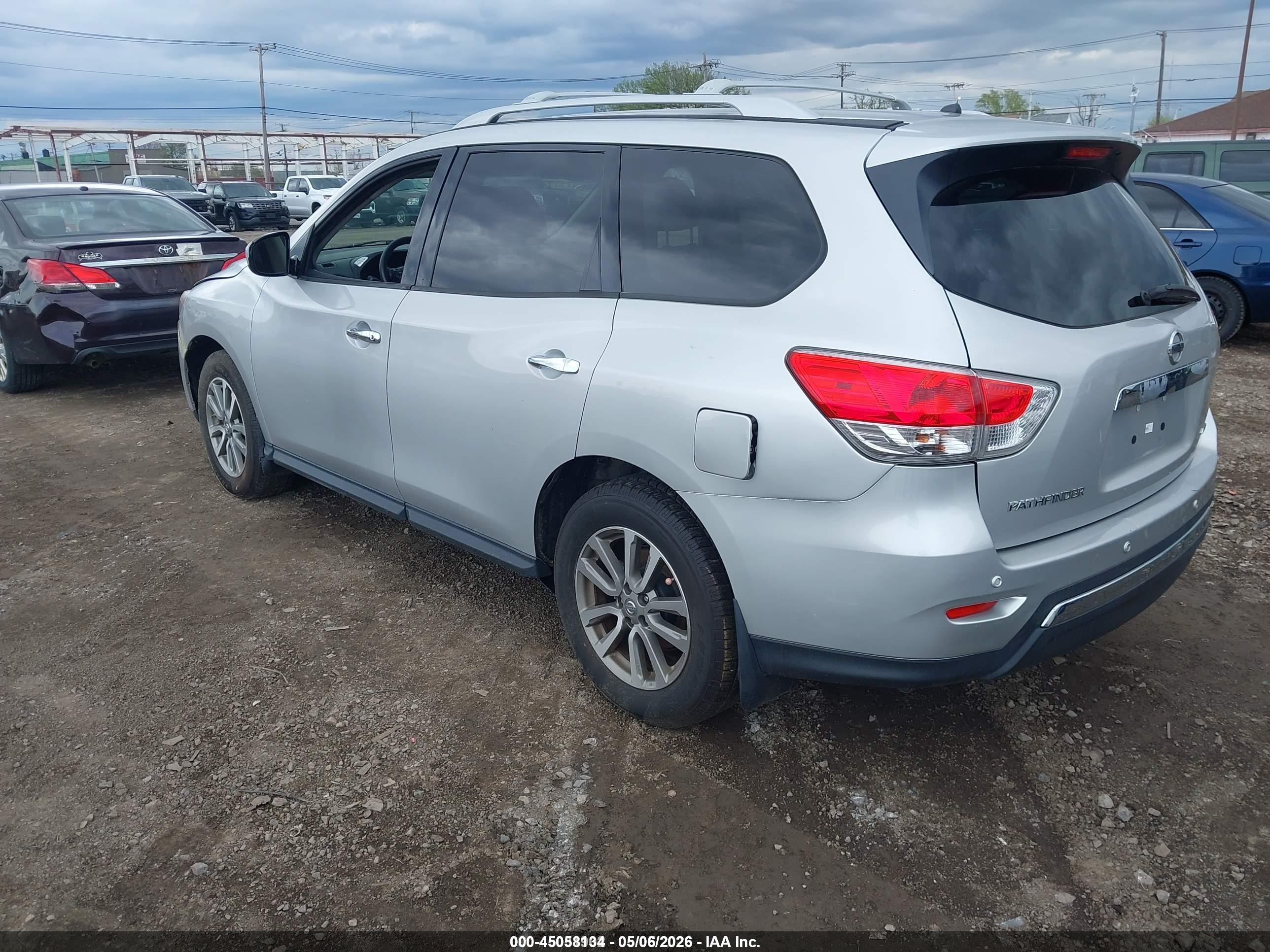 NISSAN PATHFINDER image 3