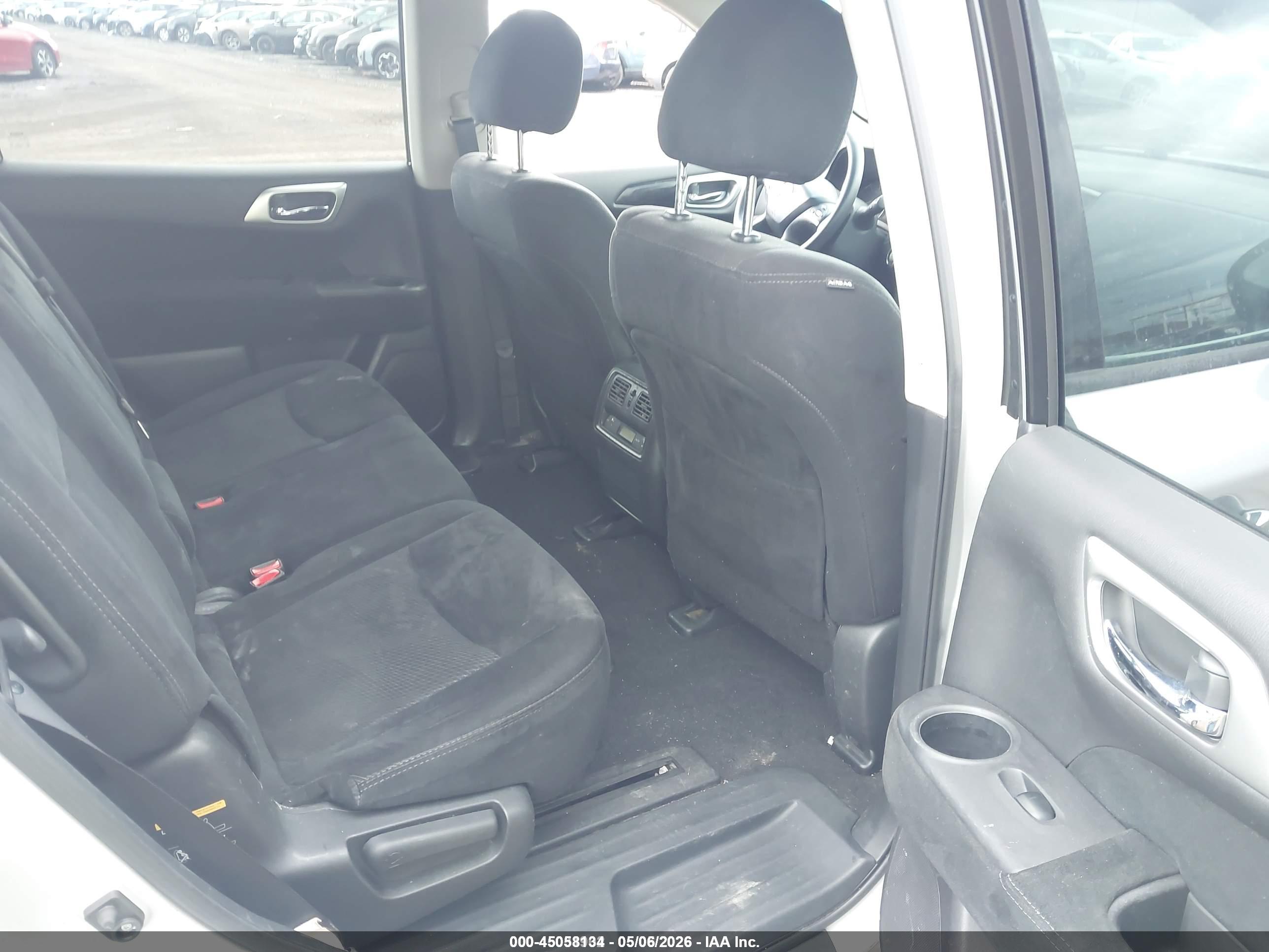 NISSAN PATHFINDER image 8