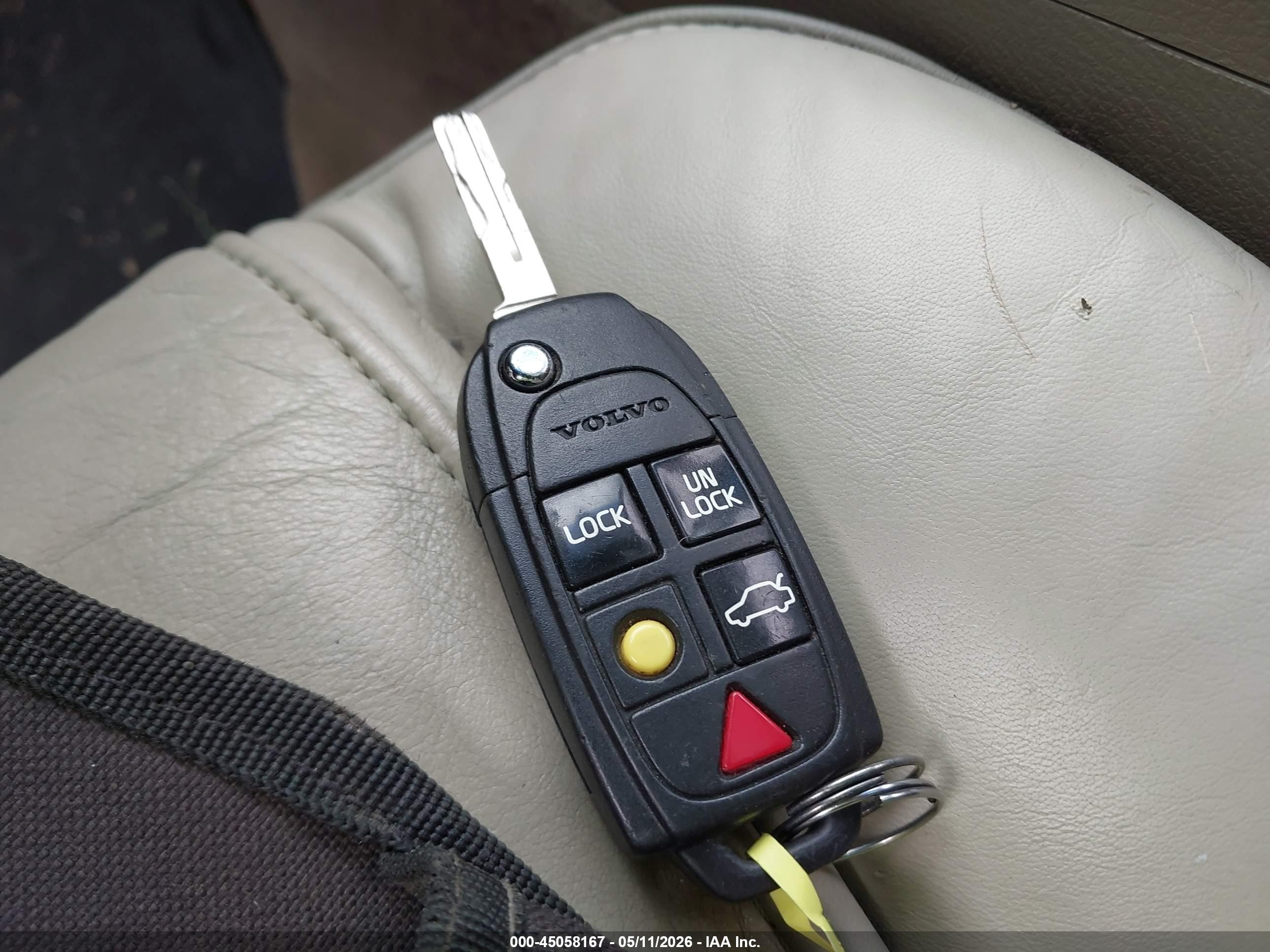 VOLVO XC90 image 11