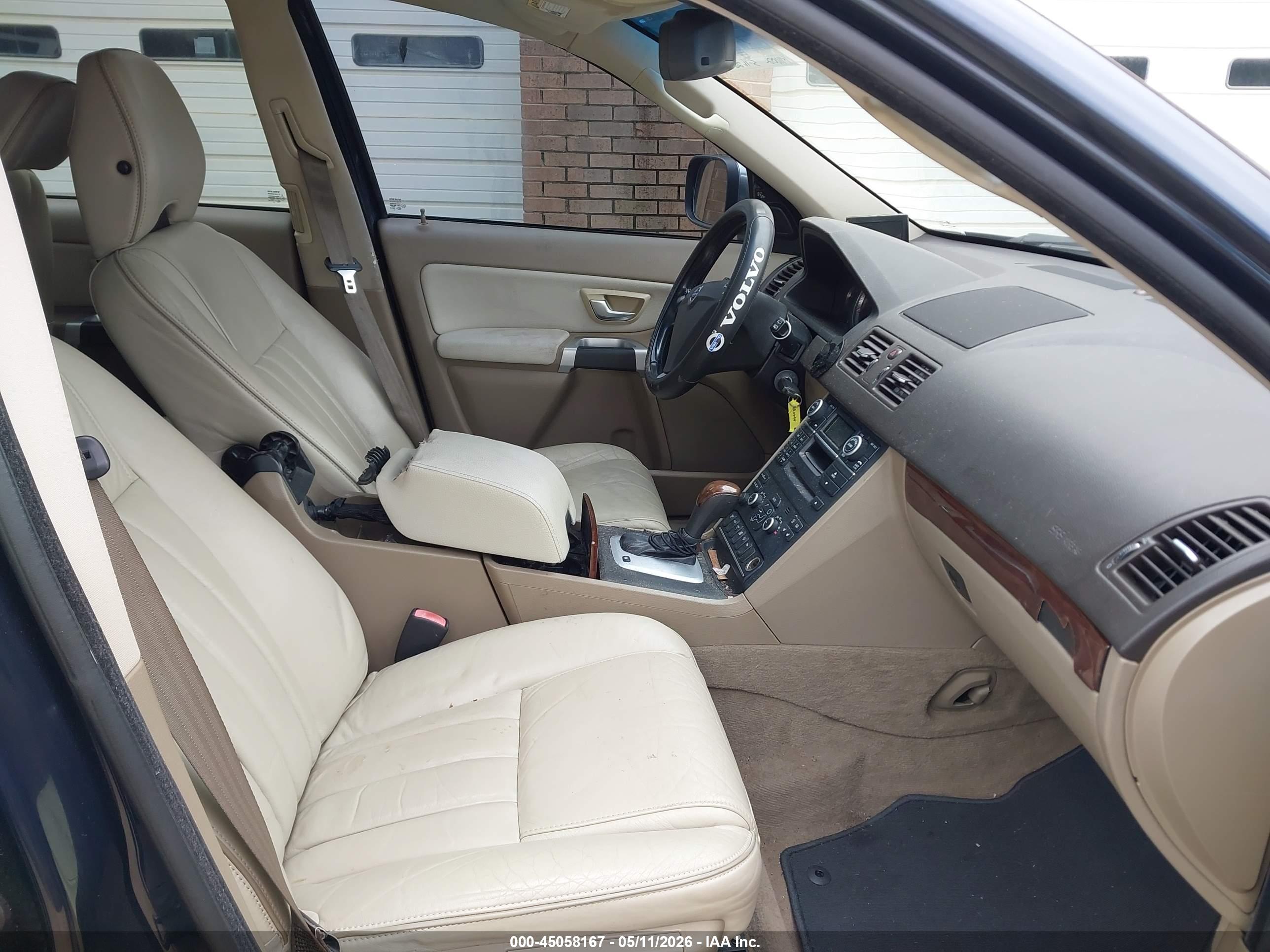 VOLVO XC90 image 5