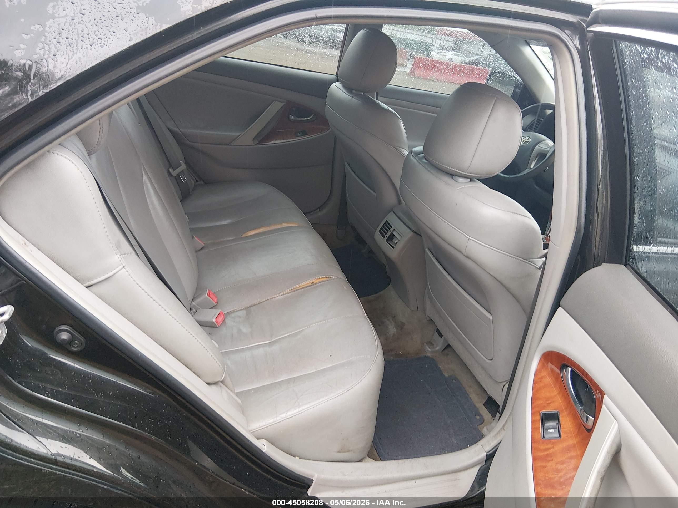 TOYOTA CAMRY image 8