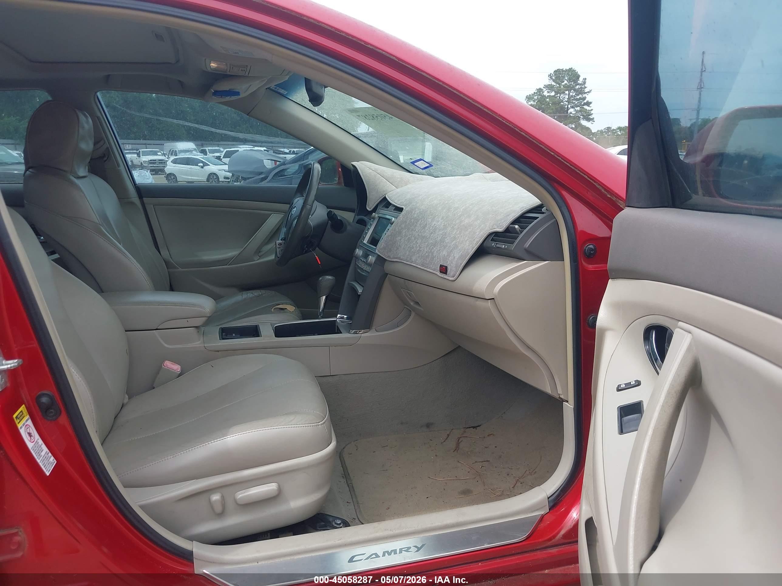 TOYOTA CAMRY image 5